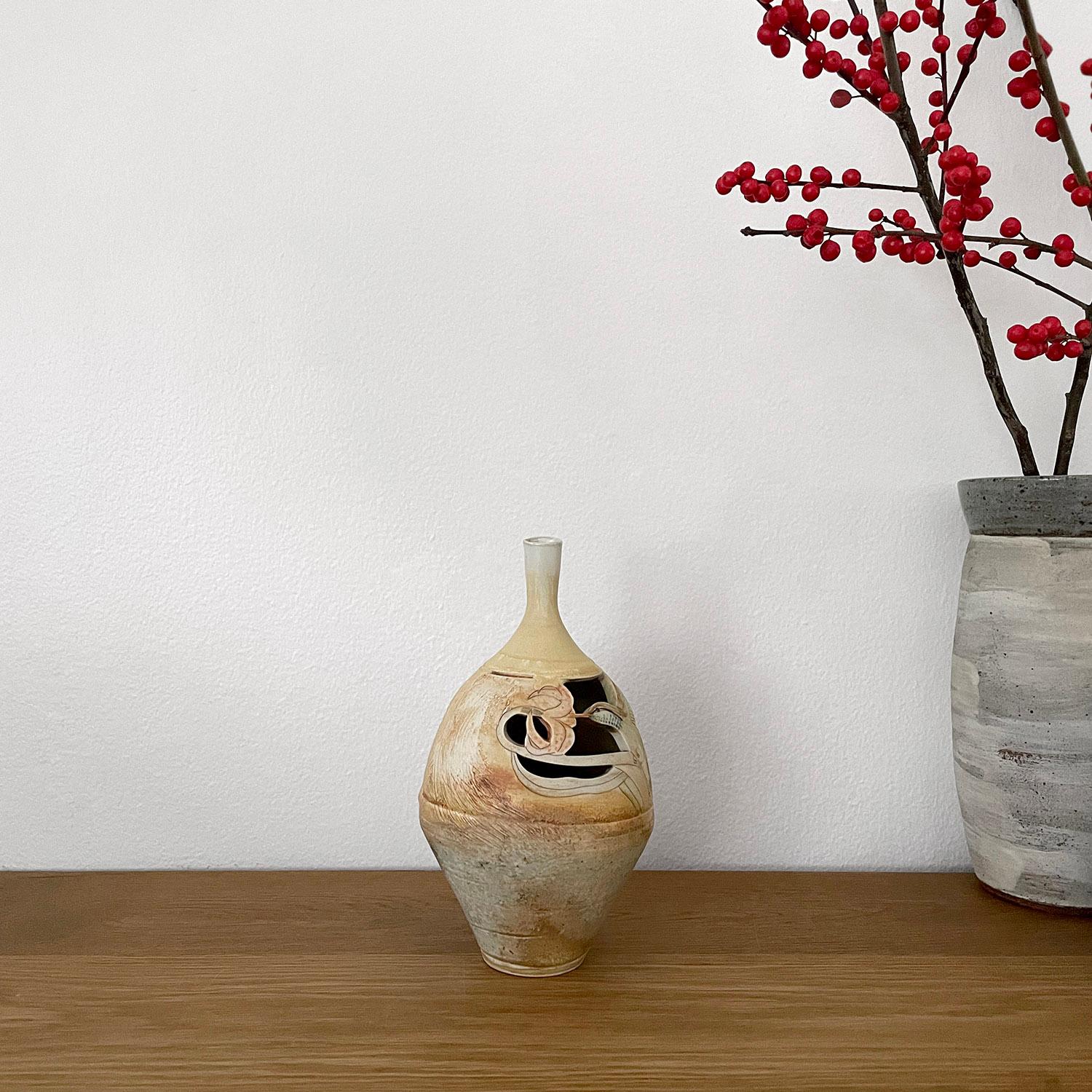 Mid Century Ceramic Pottery Hummingbird Vase  For Sale 2