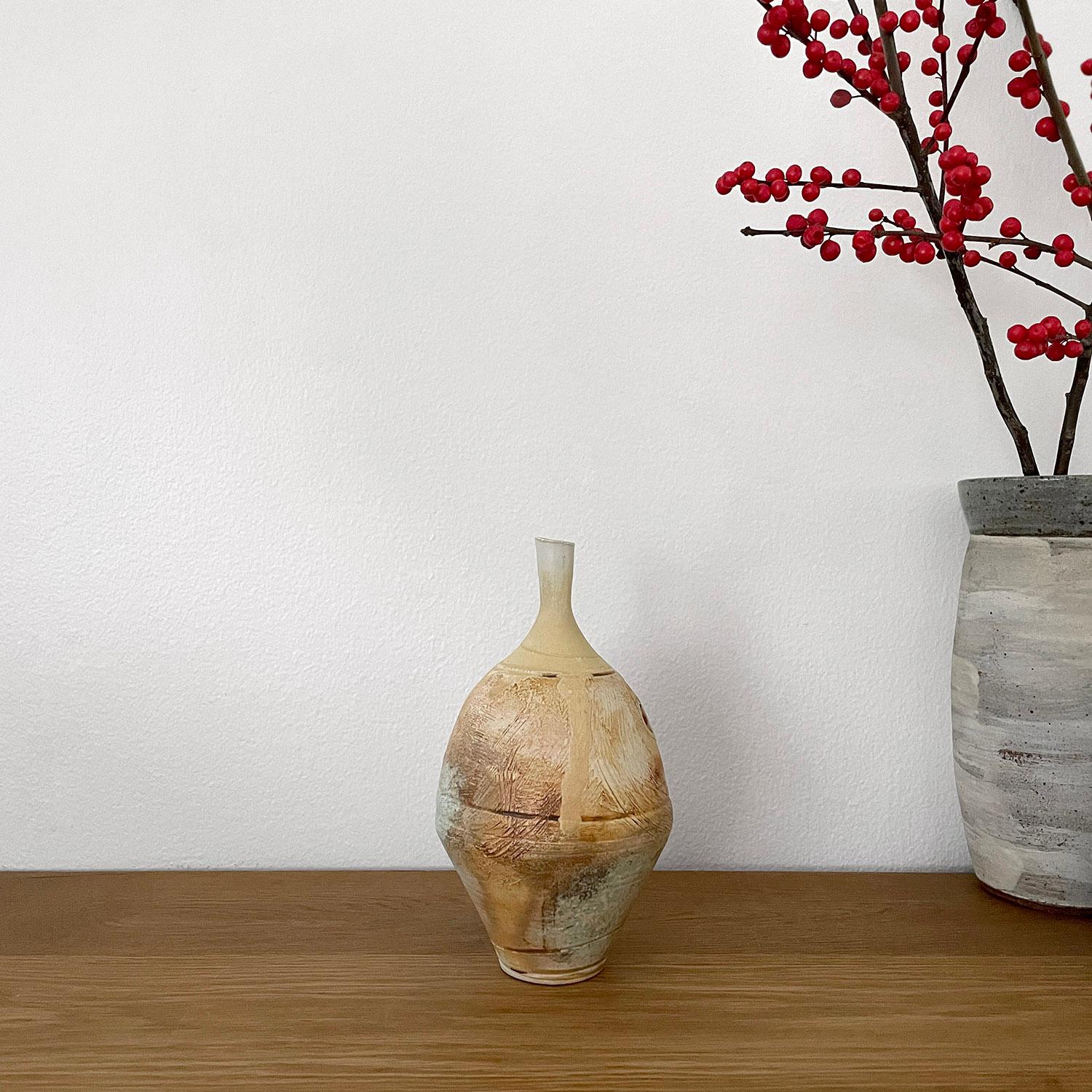 Mid Century Ceramic Pottery Hummingbird Vase  For Sale 3