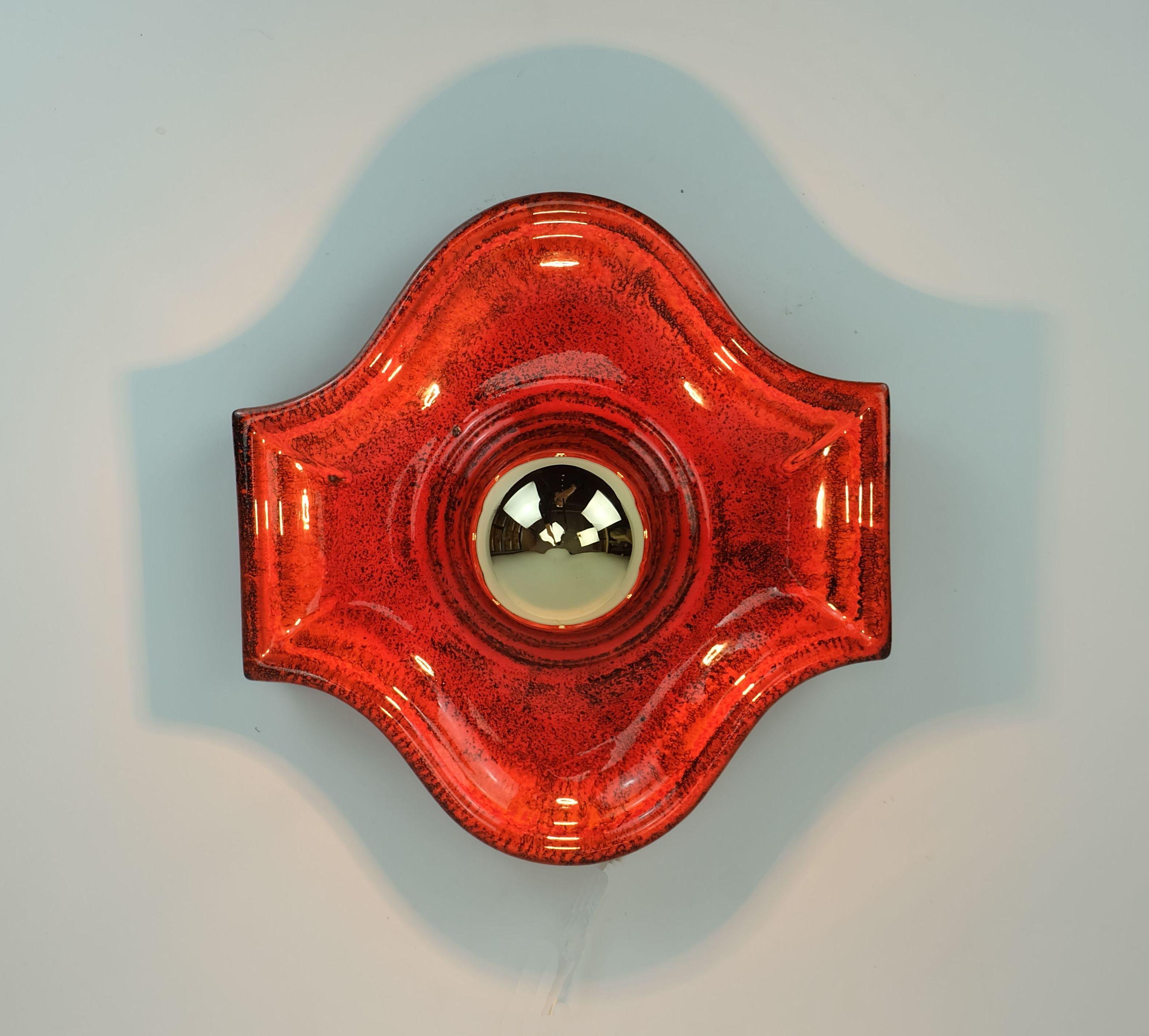 Mid century ceramic SCONCE wall lamp 1960s 1970s red orange black In Good Condition For Sale In Mannheim, DE