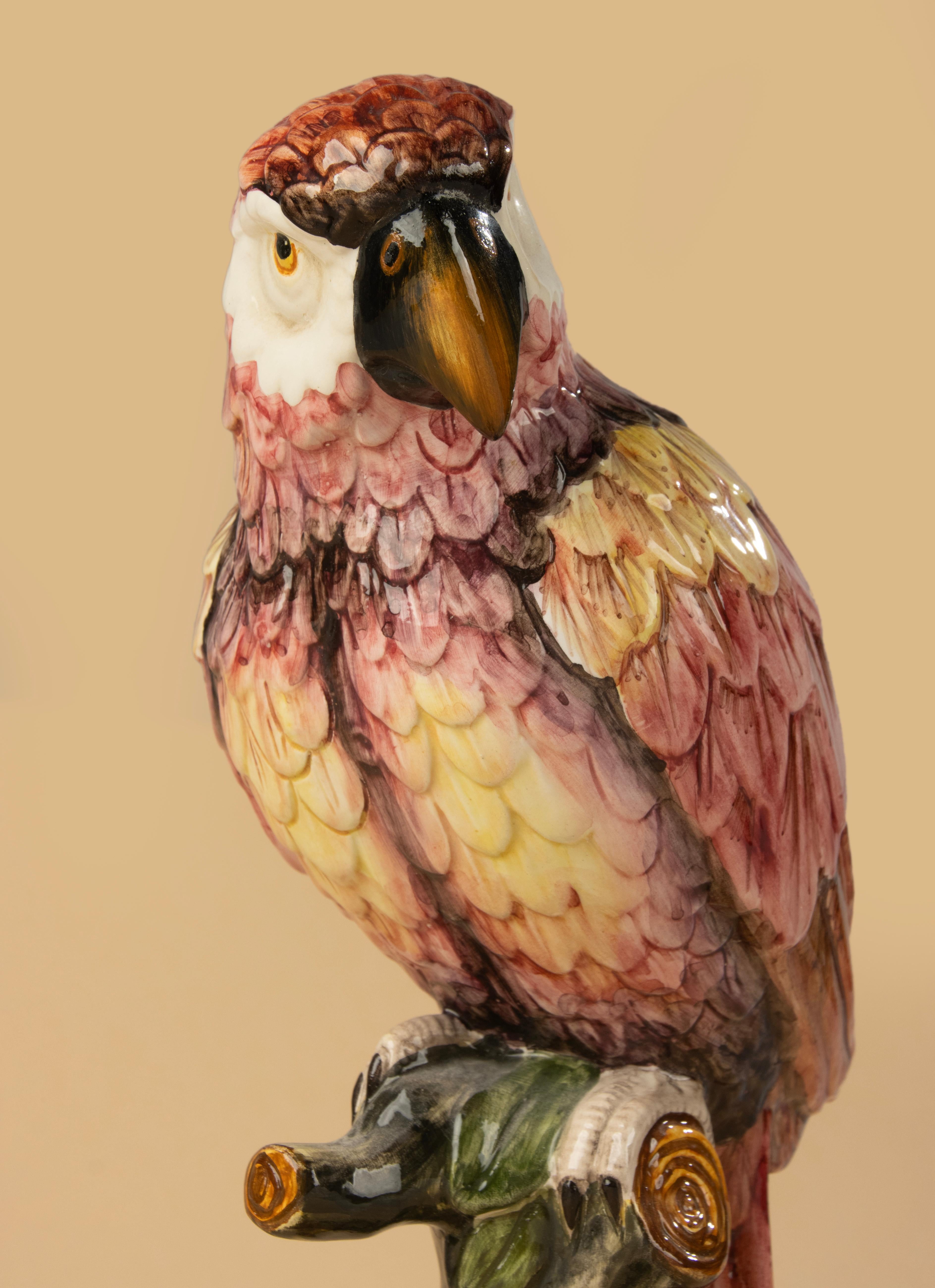 Scultura in ceramica di metà secolo raffigurante un pappagallo - Ronzan Made in Italy in vendita 5