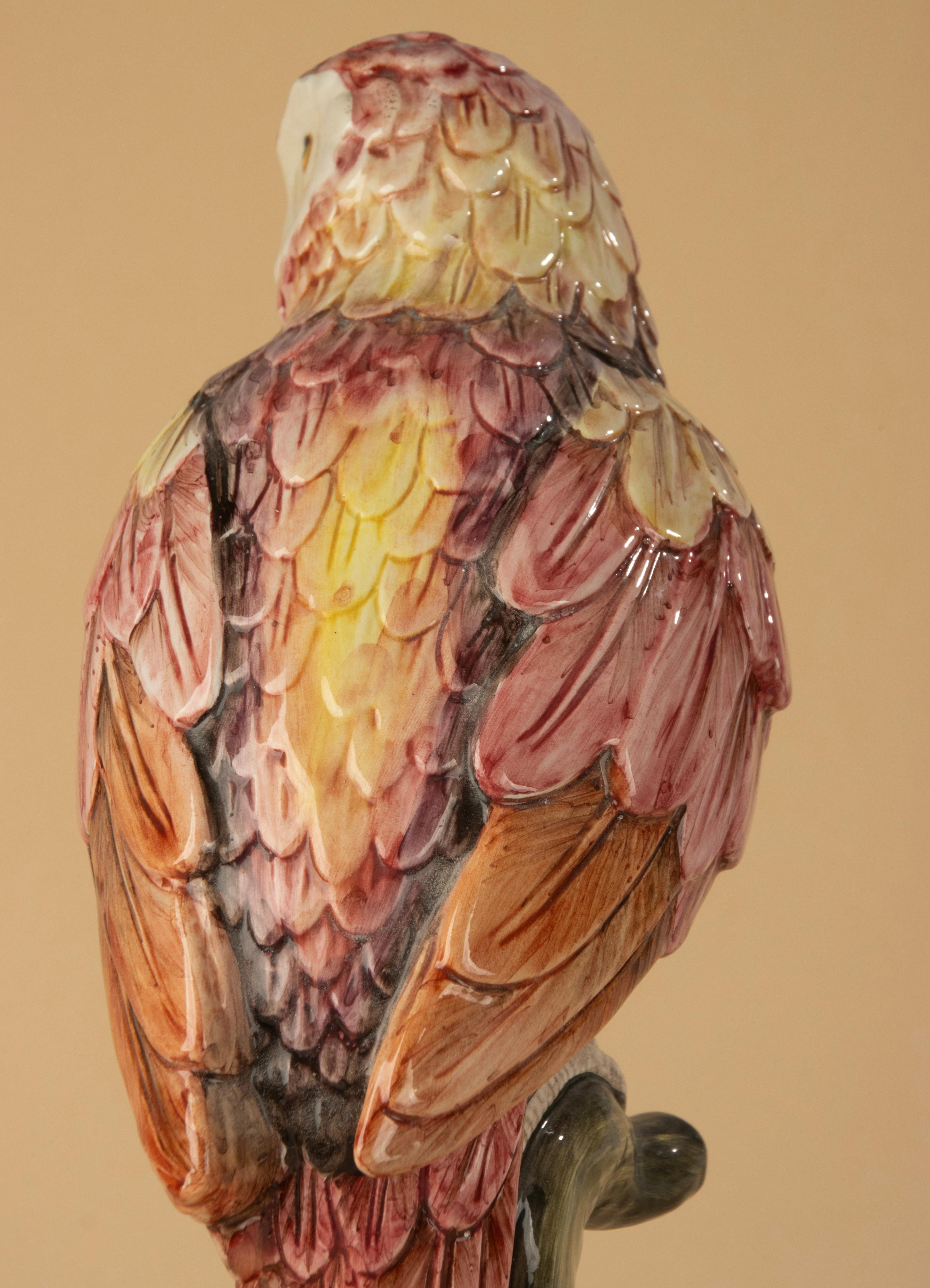 Scultura in ceramica di metà secolo raffigurante un pappagallo - Ronzan Made in Italy in vendita 2
