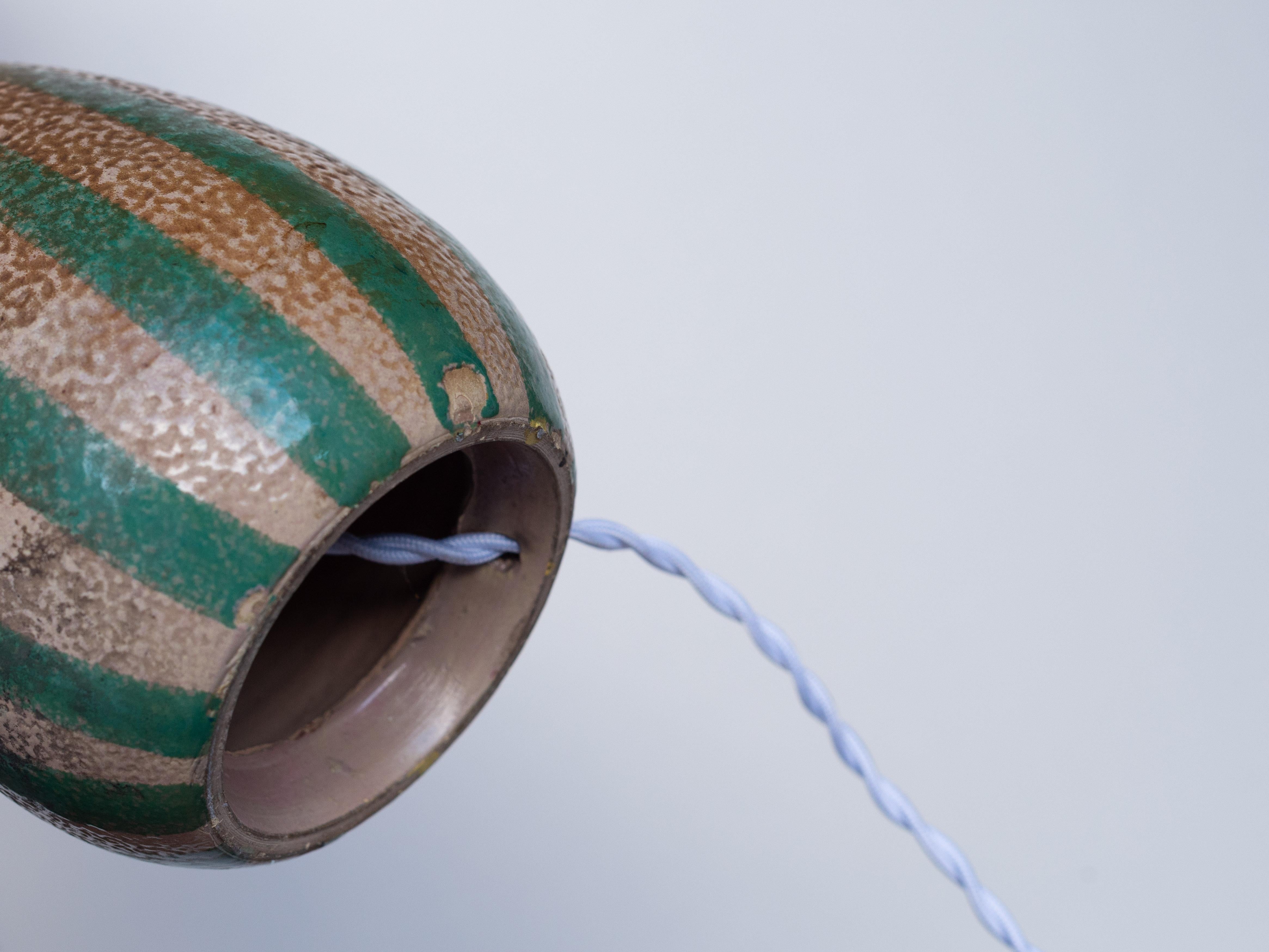 Lámpara de sobremesa de cerámica de mediados de siglo - Esmalte a rayas marrón y verde - Bélgica, años 60 en venta 2