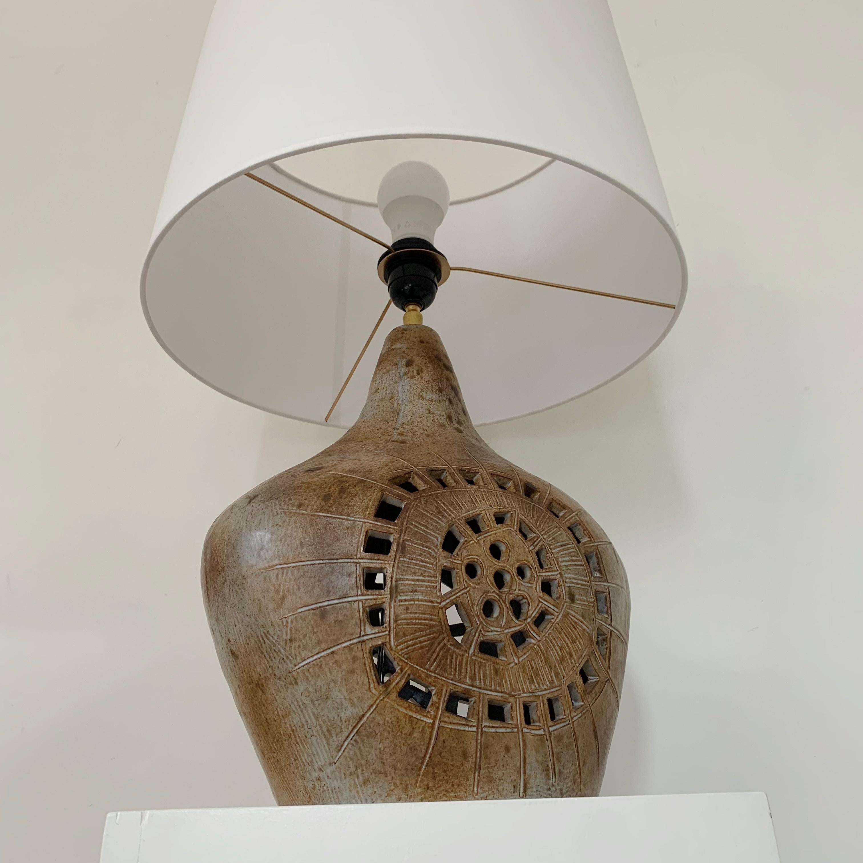 Mid-Century Ceramic Table Lamp by Agnes Escala, circa 1970, France. For Sale 10