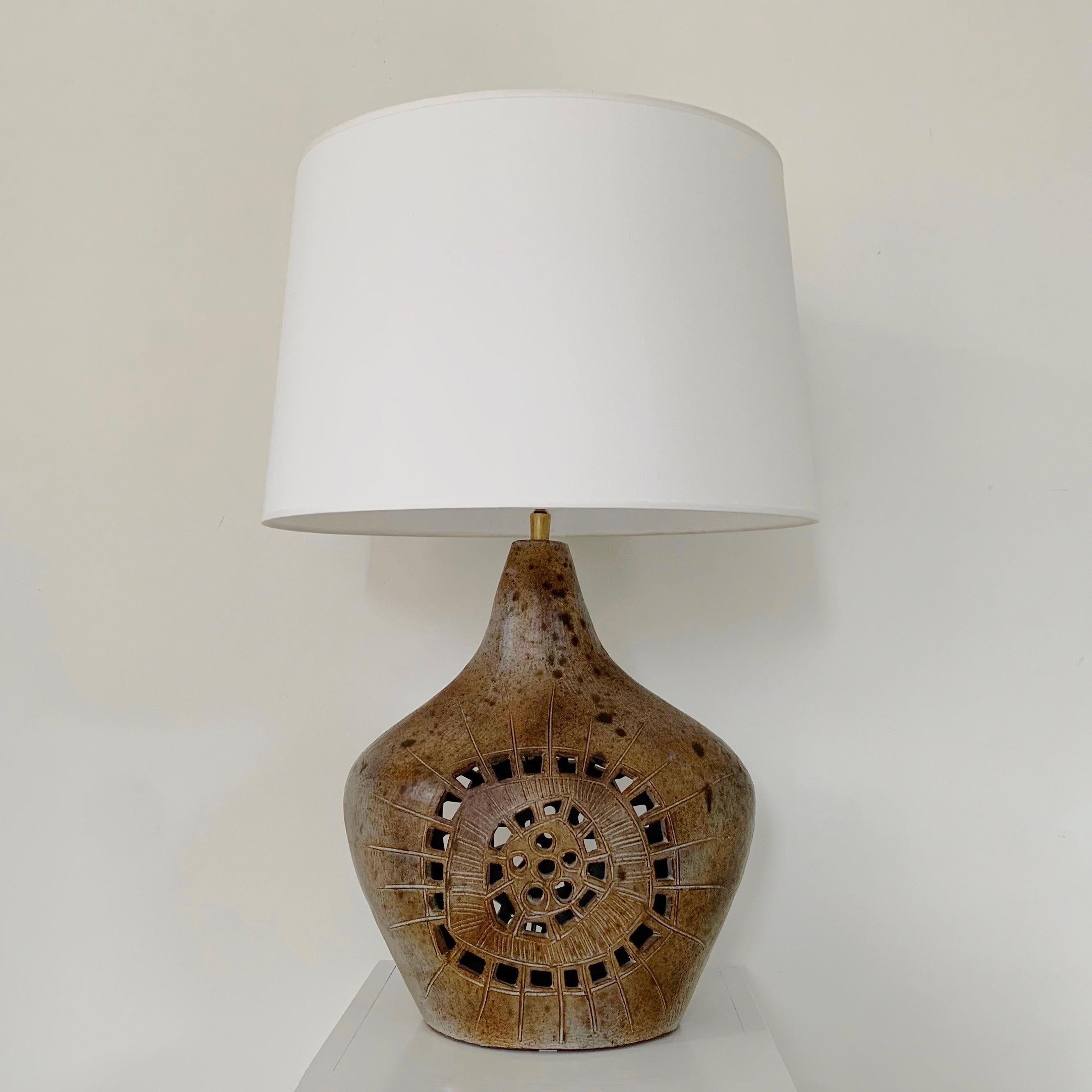 Mid-Century Ceramic Table Lamp by Agnes Escala, circa 1970, France. For Sale 13