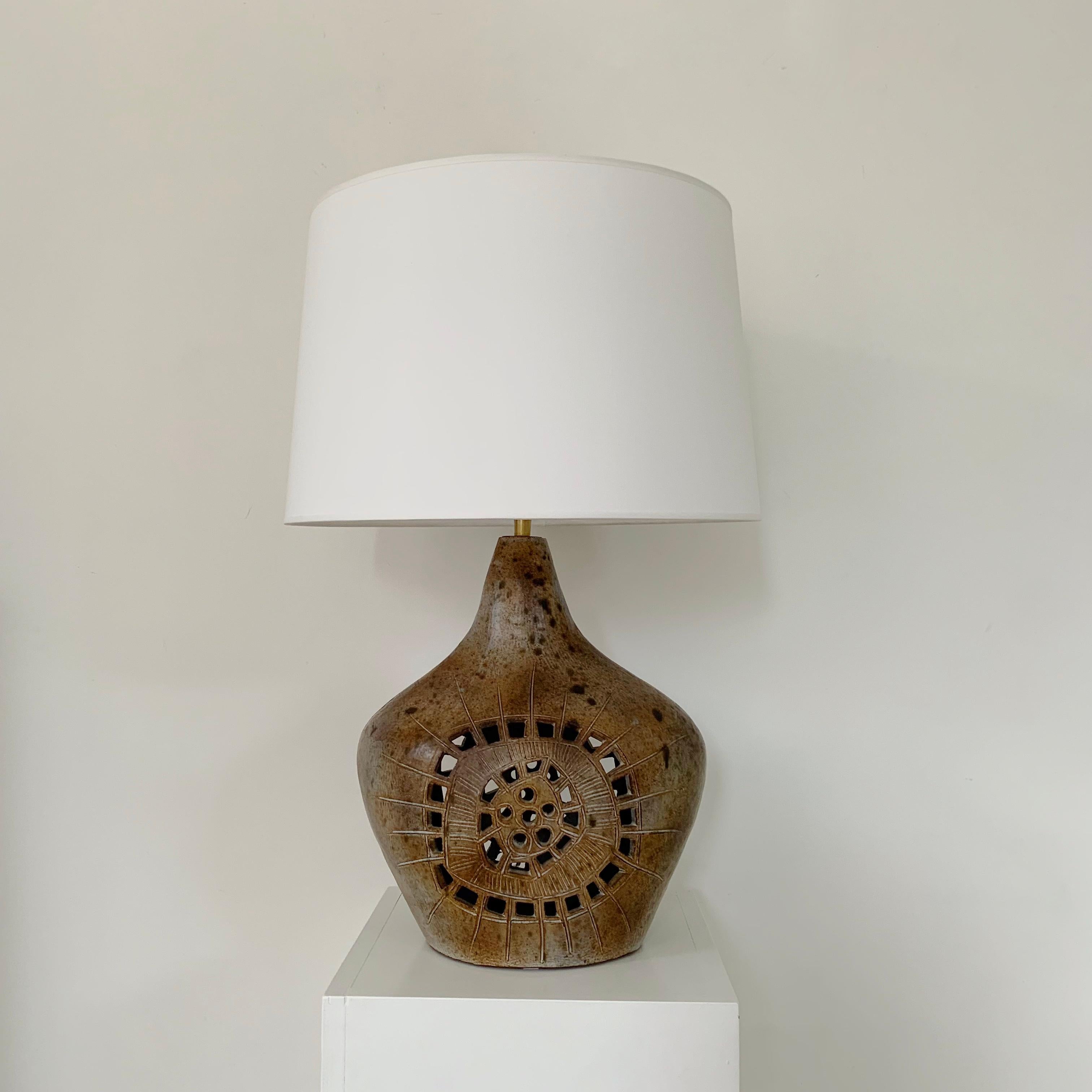 French Mid-Century Ceramic Table Lamp by Agnes Escala, circa 1970, France. For Sale