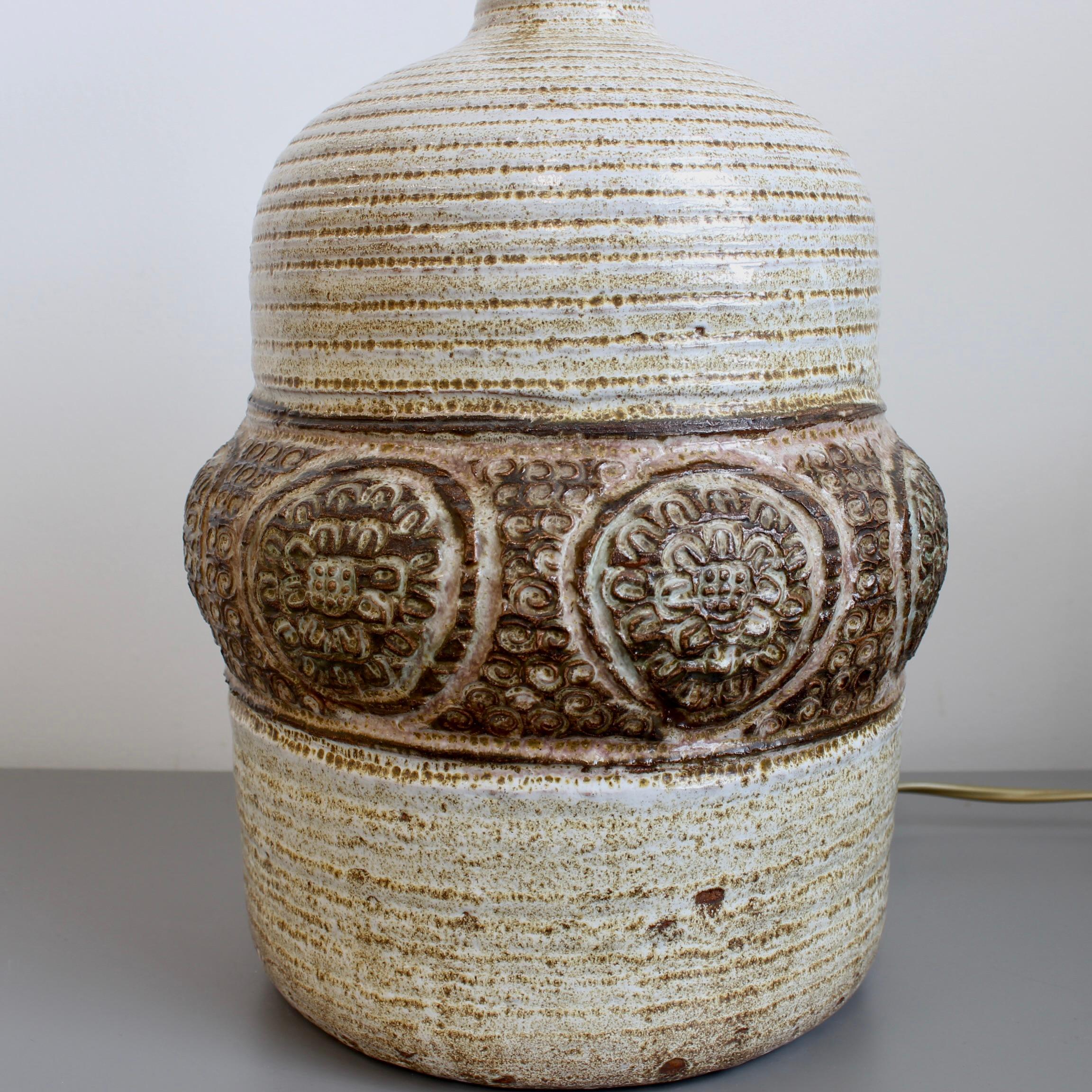 Fine XX secolo Lampada da tavolo in ceramica di Marcel Giraud, metà del secolo scorso (circa anni '70) in vendita