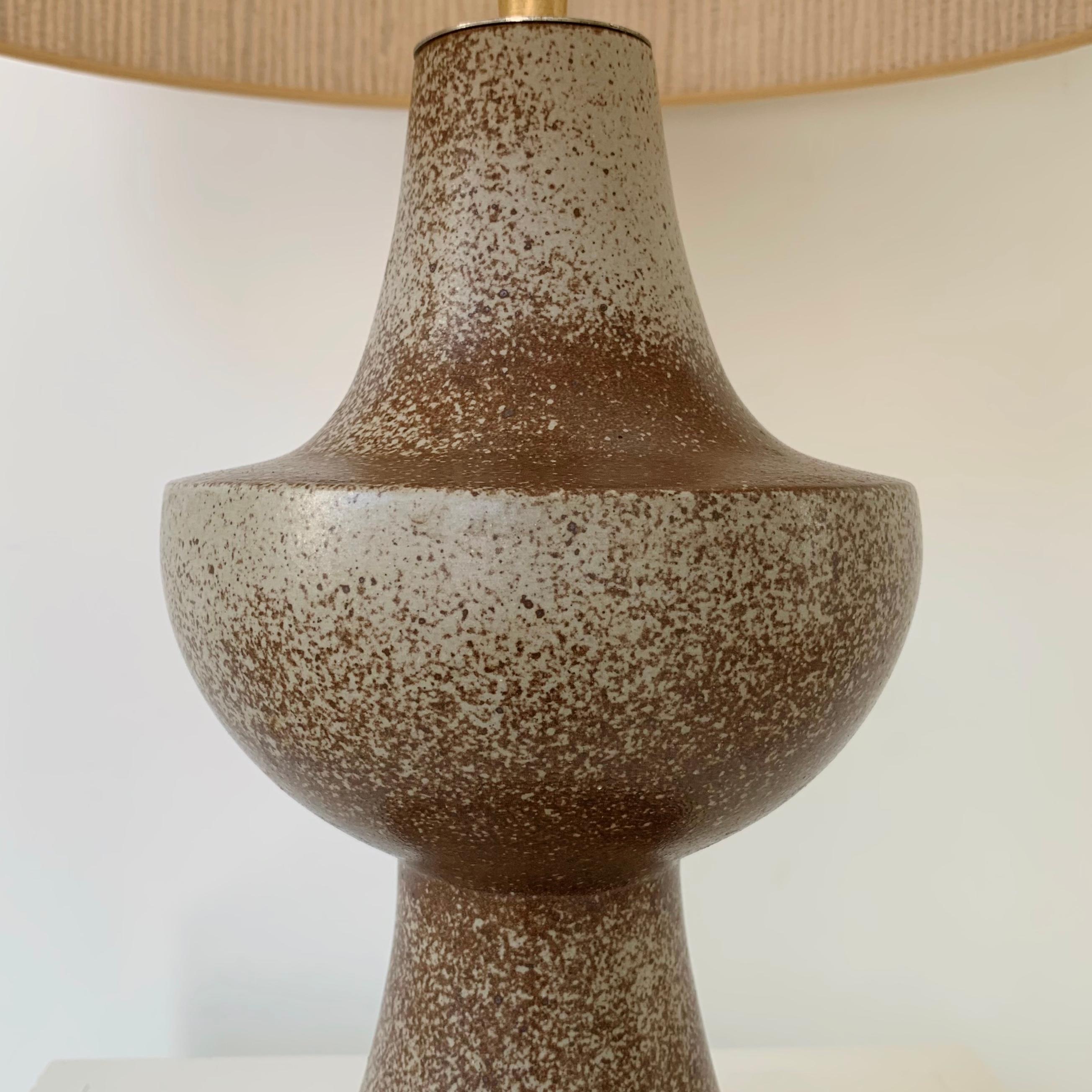 Milieu du XXe siècle Lampe de table en céramique du milieu du siècle, vers 1960, France en vente