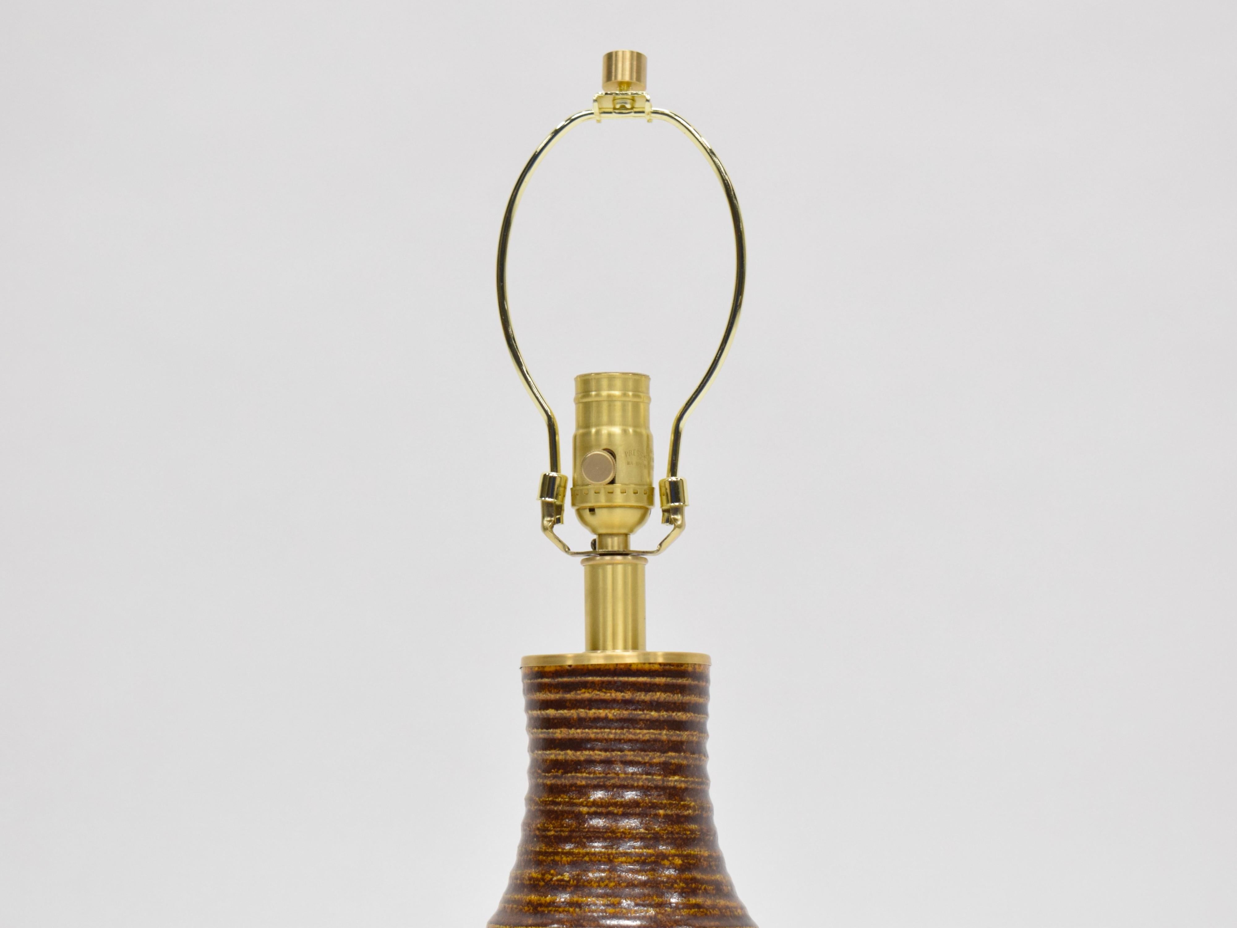 Mid-Century Modern Lampe de table en céramique du milieu du siècle en vente