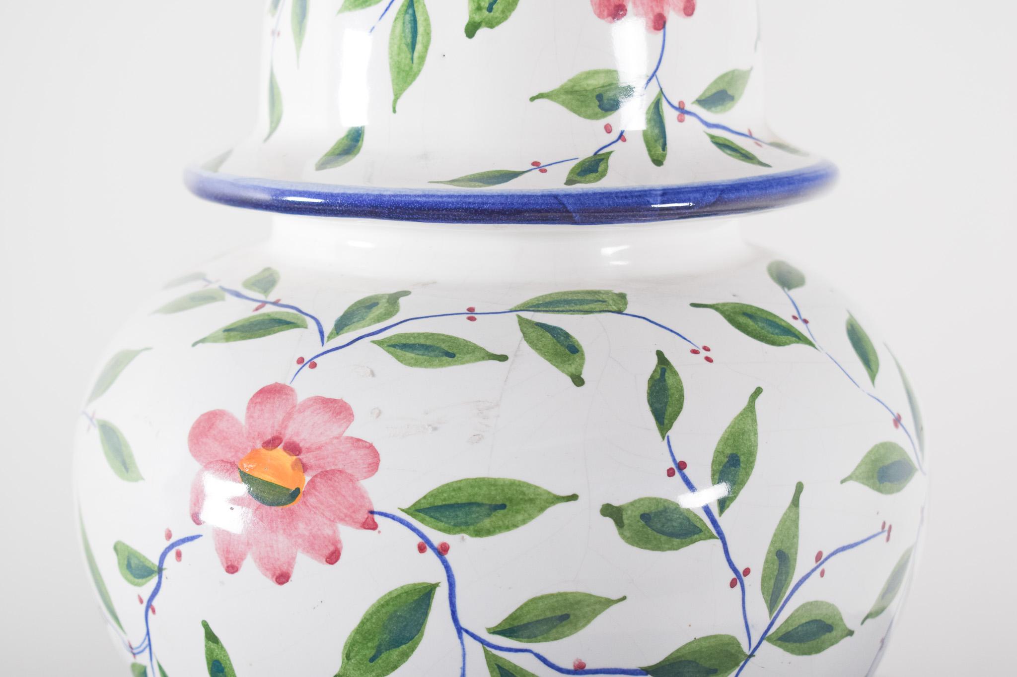 Mid-Century Ceramic Table Lamp in the Shape of a Pot In Fair Condition For Sale In Lisboa, Lisboa