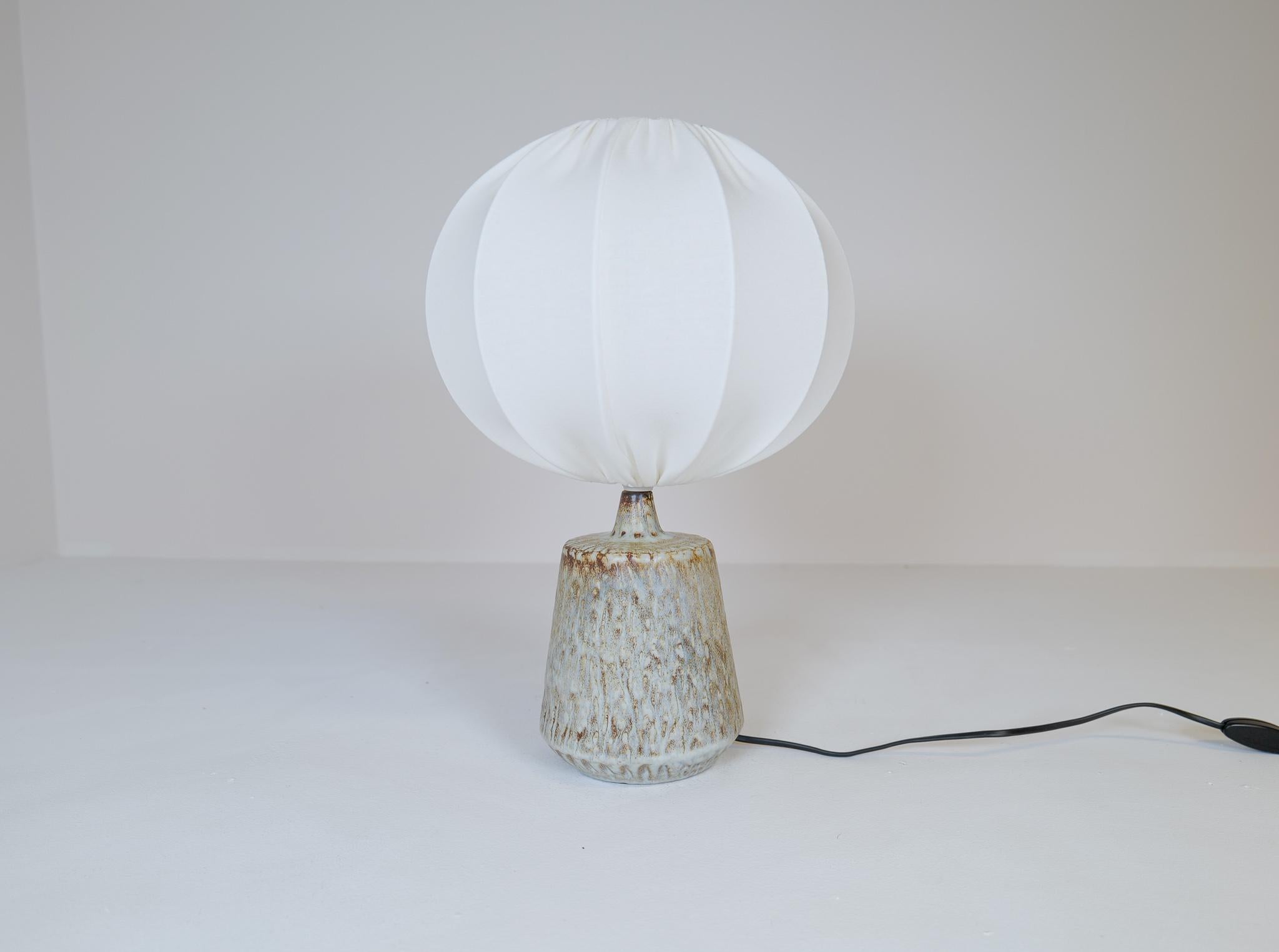 Mid-Century Modern Mid-Century Ceramic Table Lamp 