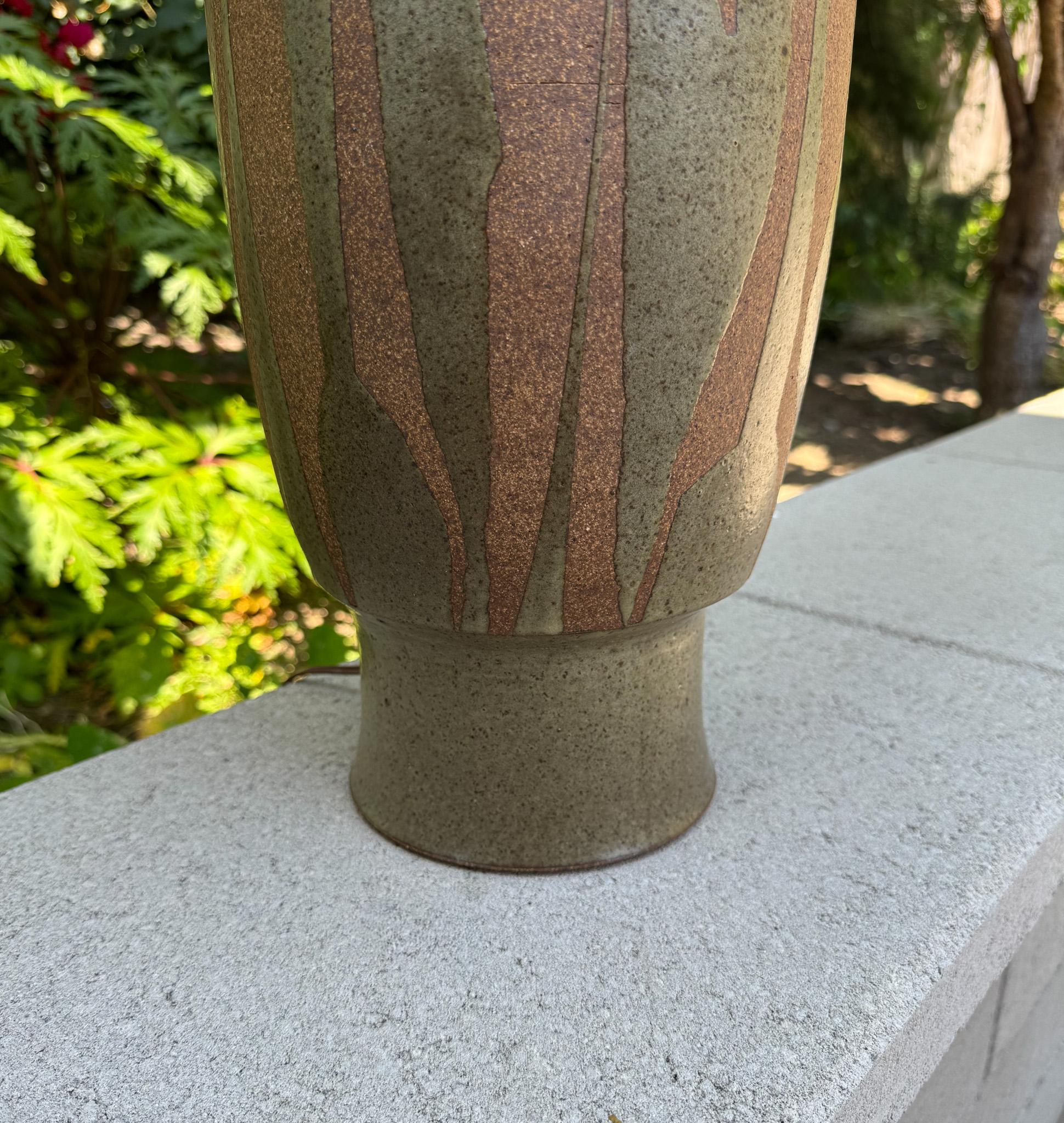 Mid Century Ceramic Table Lamp, United States, c.1970 For Sale 4