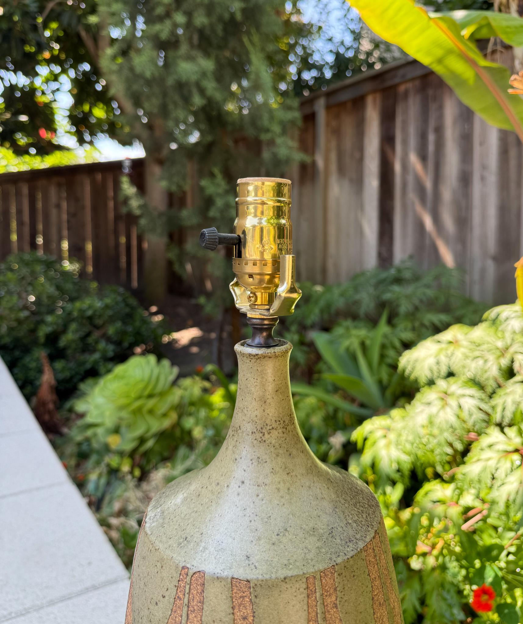 Mid Century Ceramic Table Lamp, United States, c.1970 For Sale 1