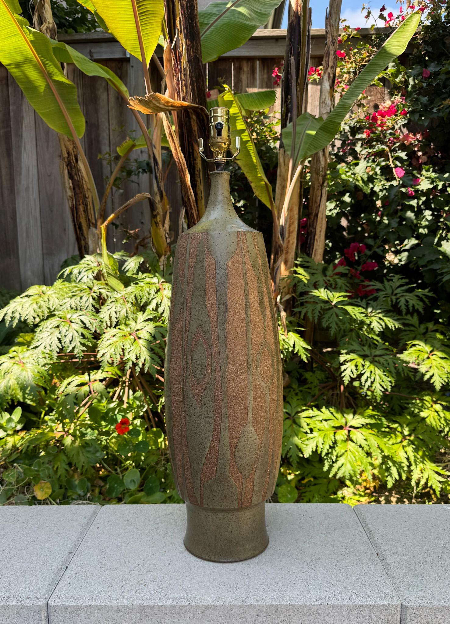 Mid Century Ceramic Table Lamp, United States, c.1970 For Sale 2