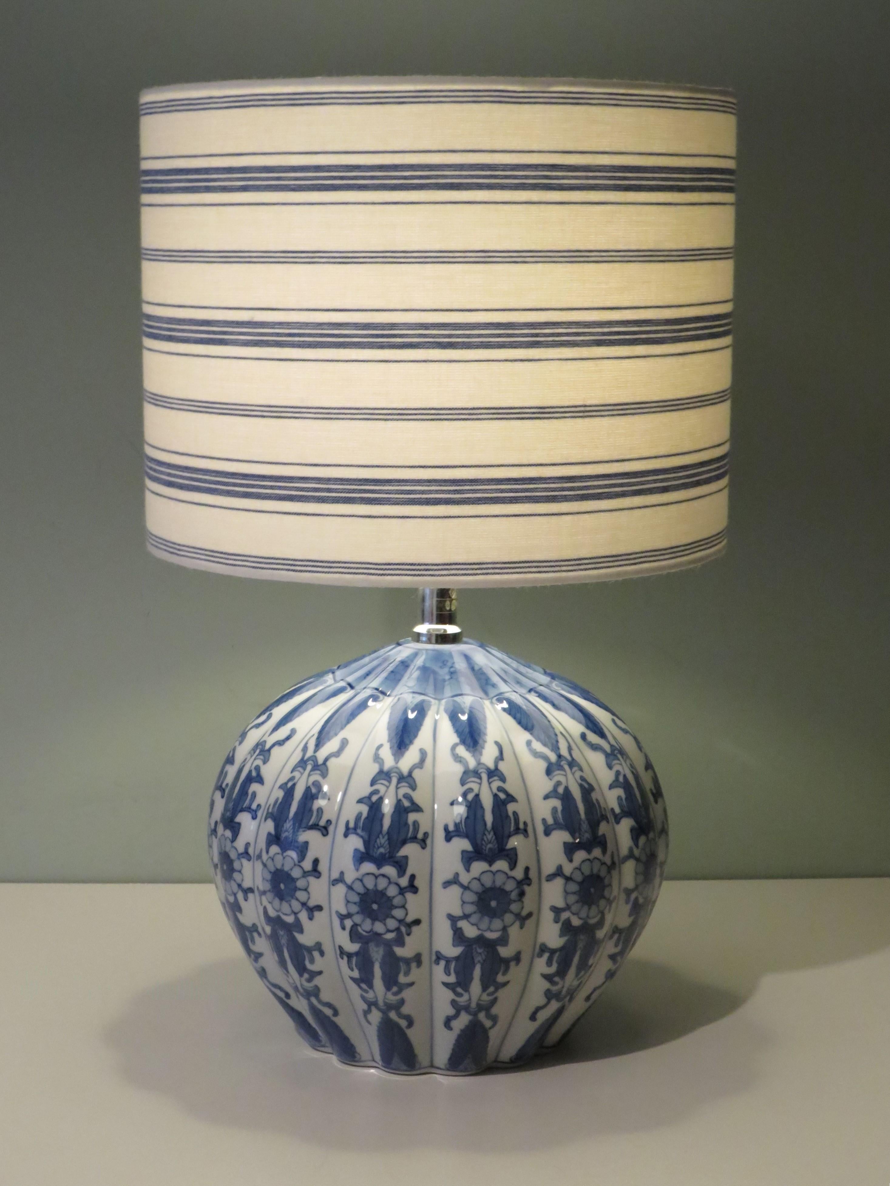 Glazed Mid century ceramic table lamp with custom-made lampshade. For Sale