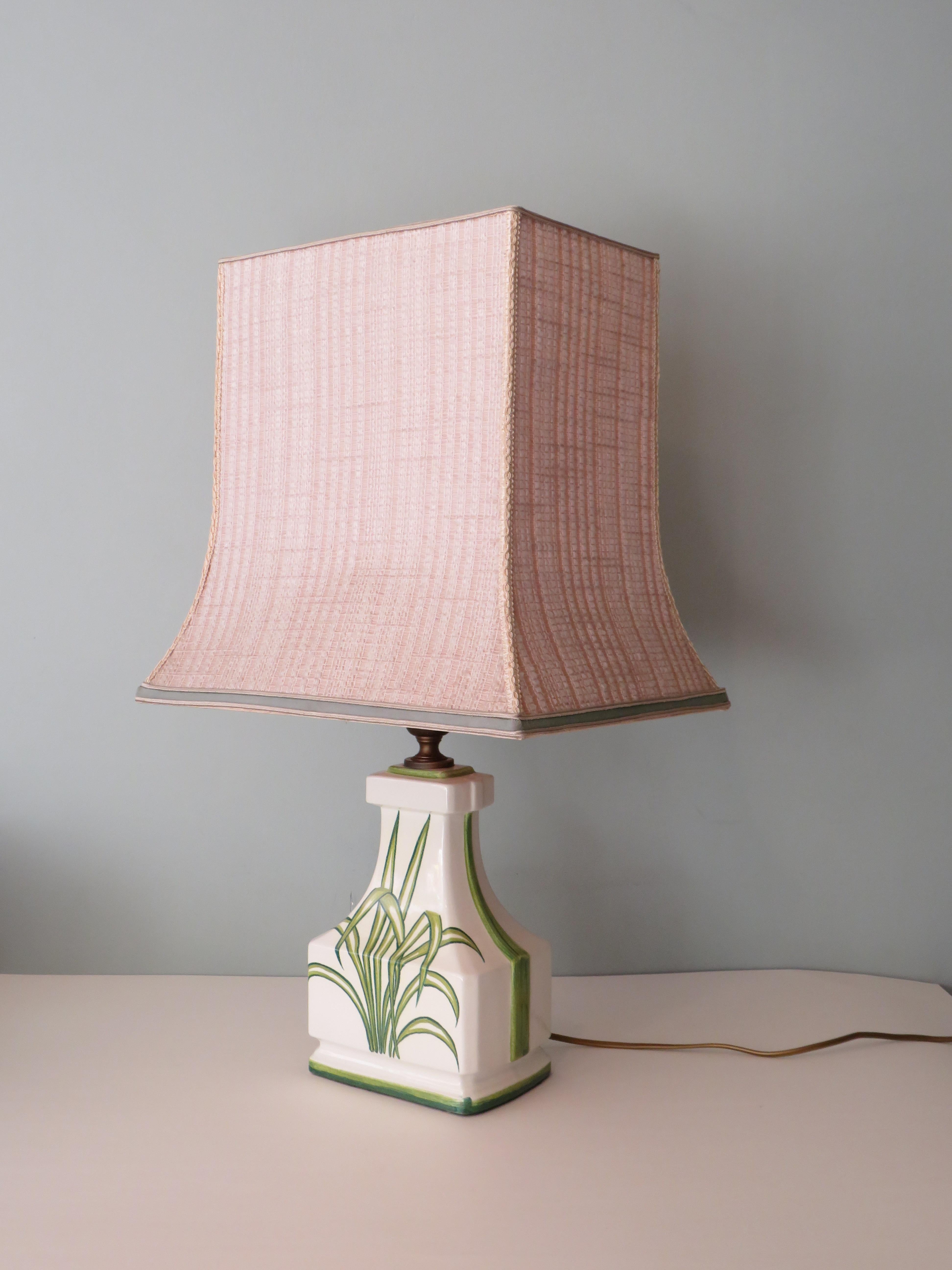 Hollywood Regency Mid-Century Ceramic Table Lamp with Pagoda Shaped Lampshade, France, 1960s For Sale