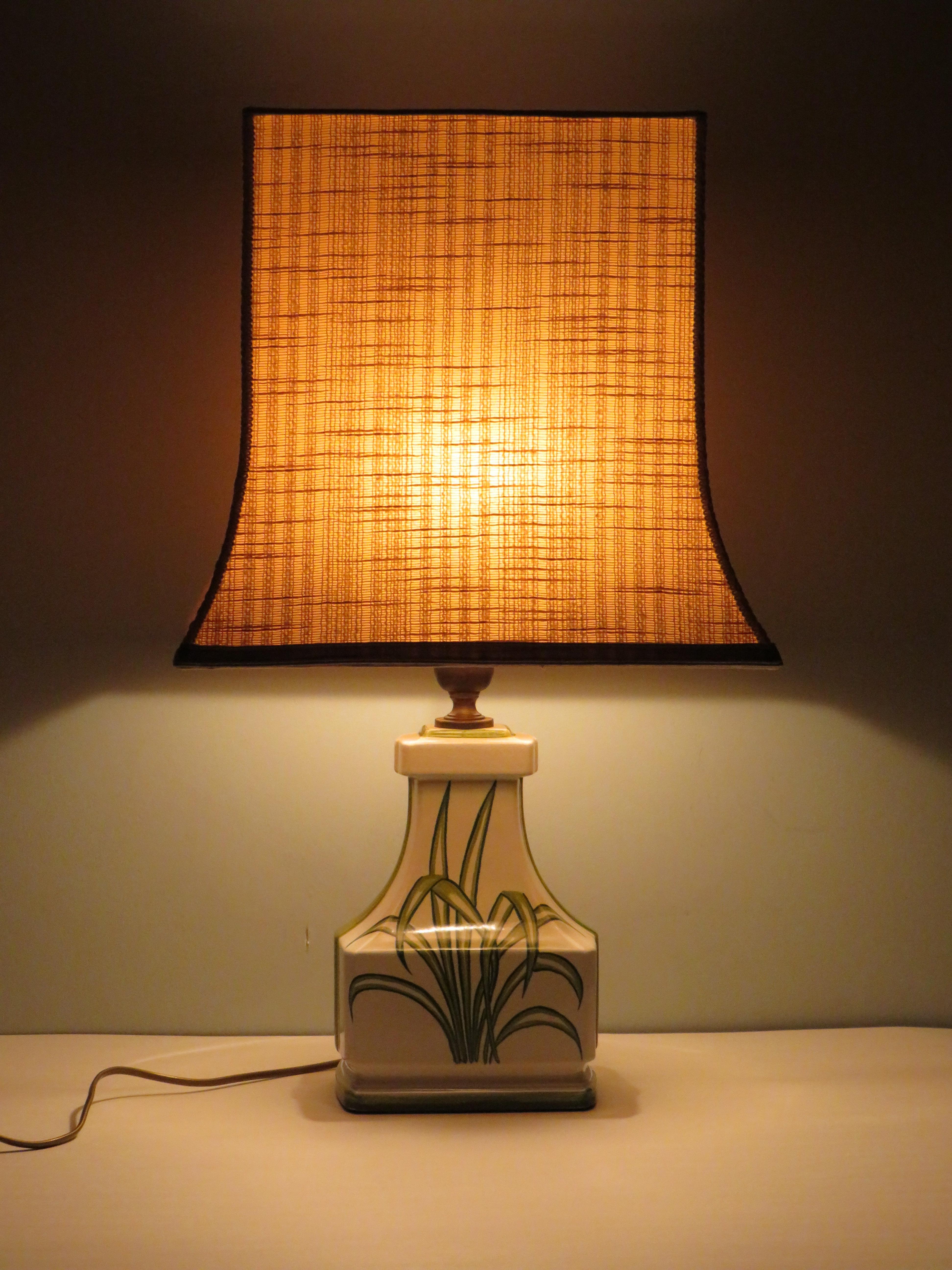 Mid-Century Ceramic Table Lamp with Pagoda Shaped Lampshade, France, 1960s In Good Condition For Sale In Herentals, BE