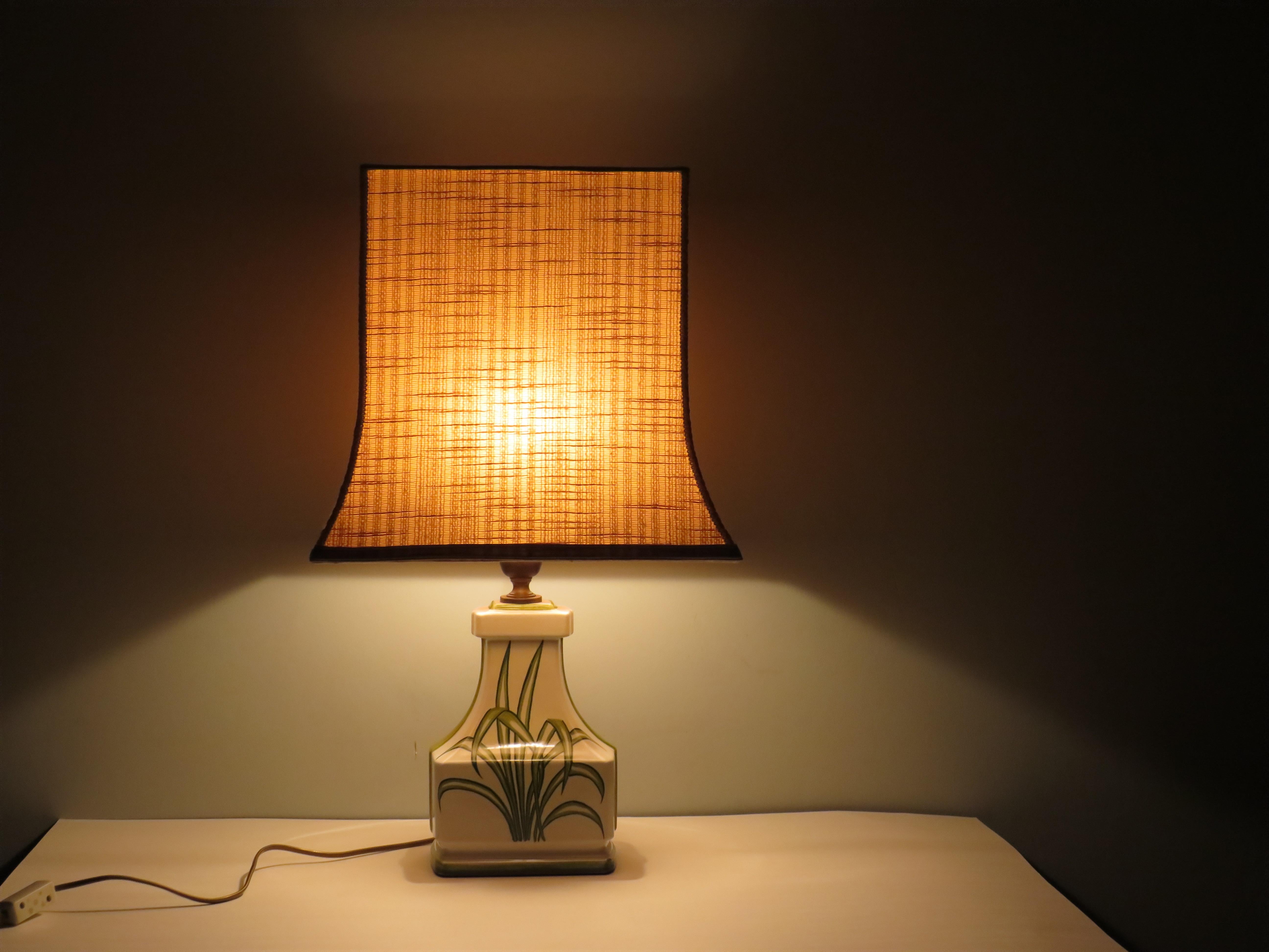 Mid-Century Ceramic Table Lamp with Pagoda Shaped Lampshade, France, 1960s For Sale 1