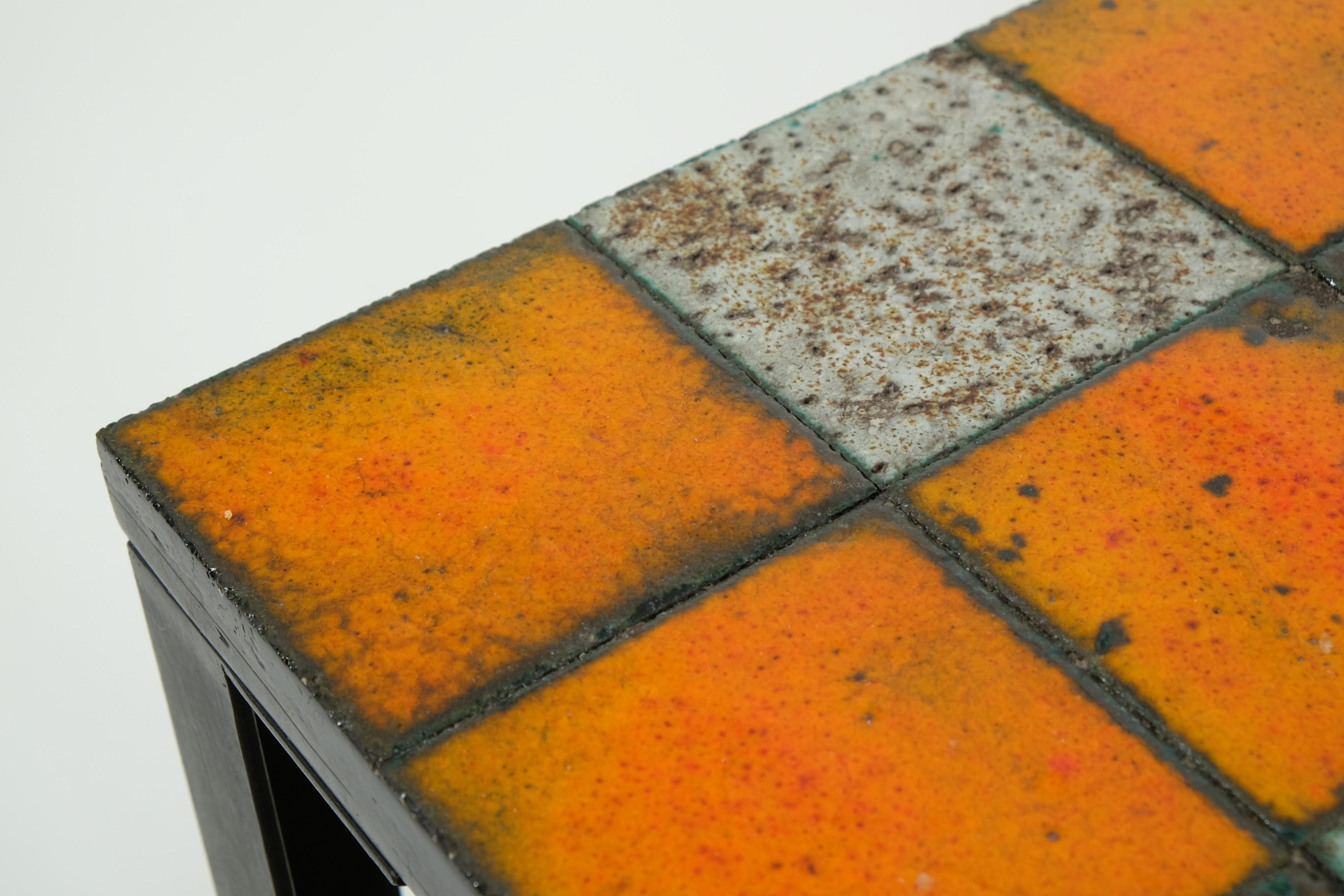 Table d'appoint ou table basse en céramique du milieu du siècle avec base en fer, années 1960 en vente 7
