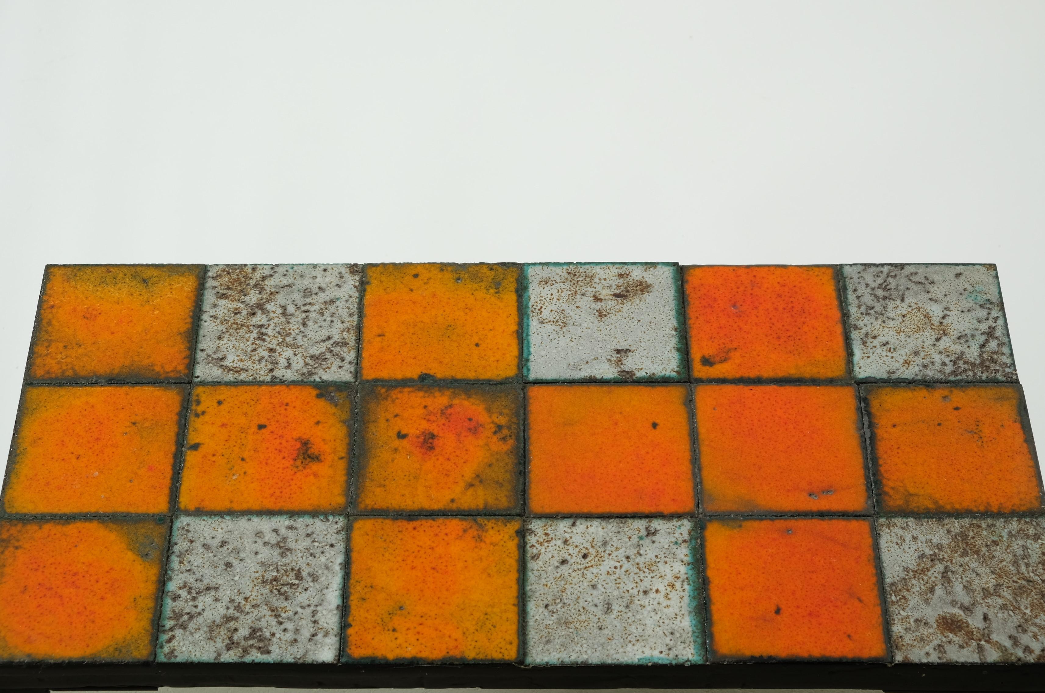 Table d'appoint ou table basse en céramique du milieu du siècle avec base en fer, années 1960 en vente 8