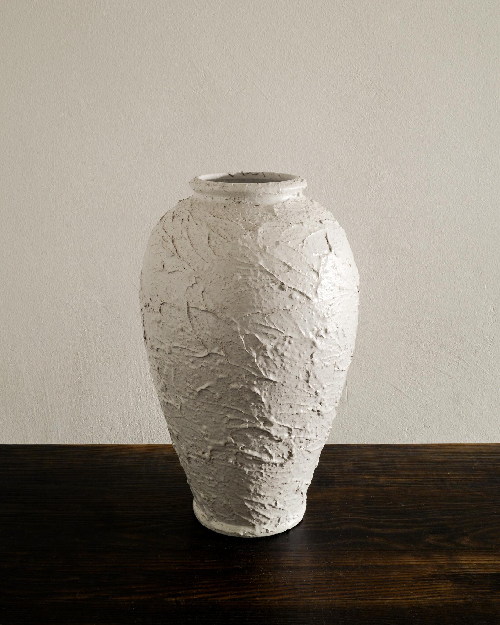 Mid Century Ceramic Vase by Andersson & Johansson for Höganäs Sweden, 1940s  In Good Condition For Sale In Stockholm, SE