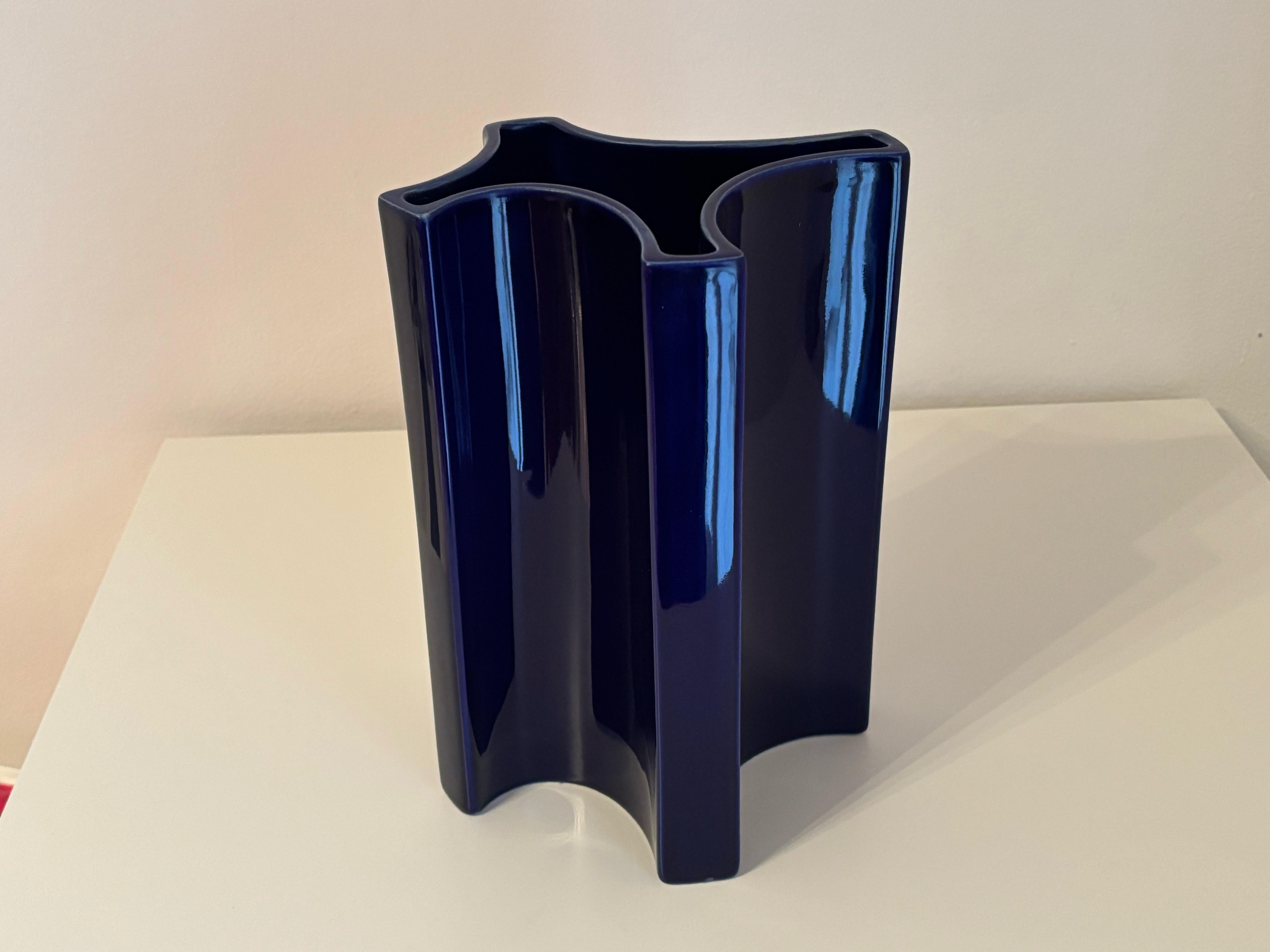 Moderno Vaso in ceramica di metà secolo di Angelo Mangiarotti per Fratelli Brambillaambi in vendita