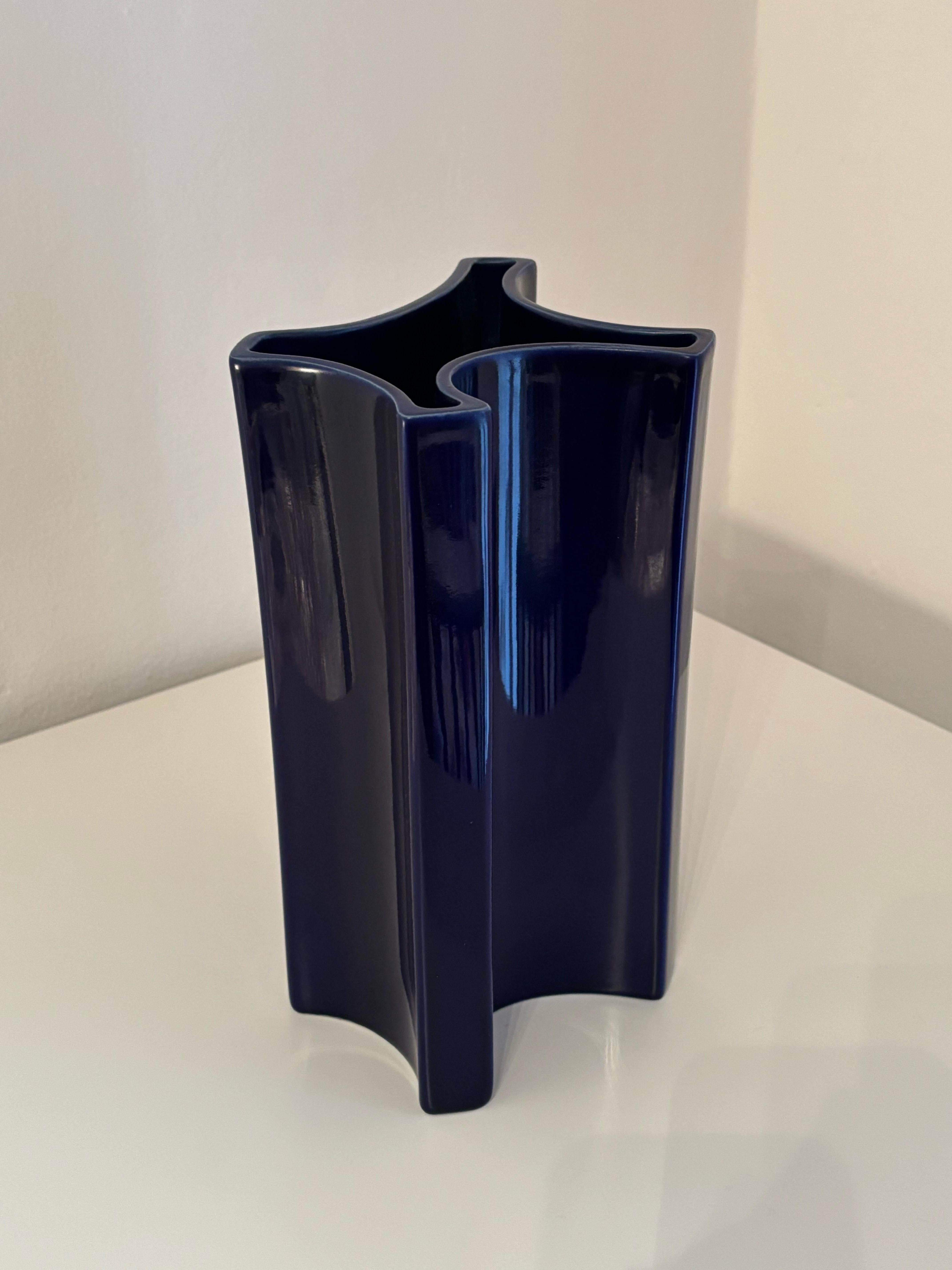 Vaso in ceramica di metà secolo di Angelo Mangiarotti per Fratelli Brambillaambi In condizioni buone in vendita a Milan, Italy