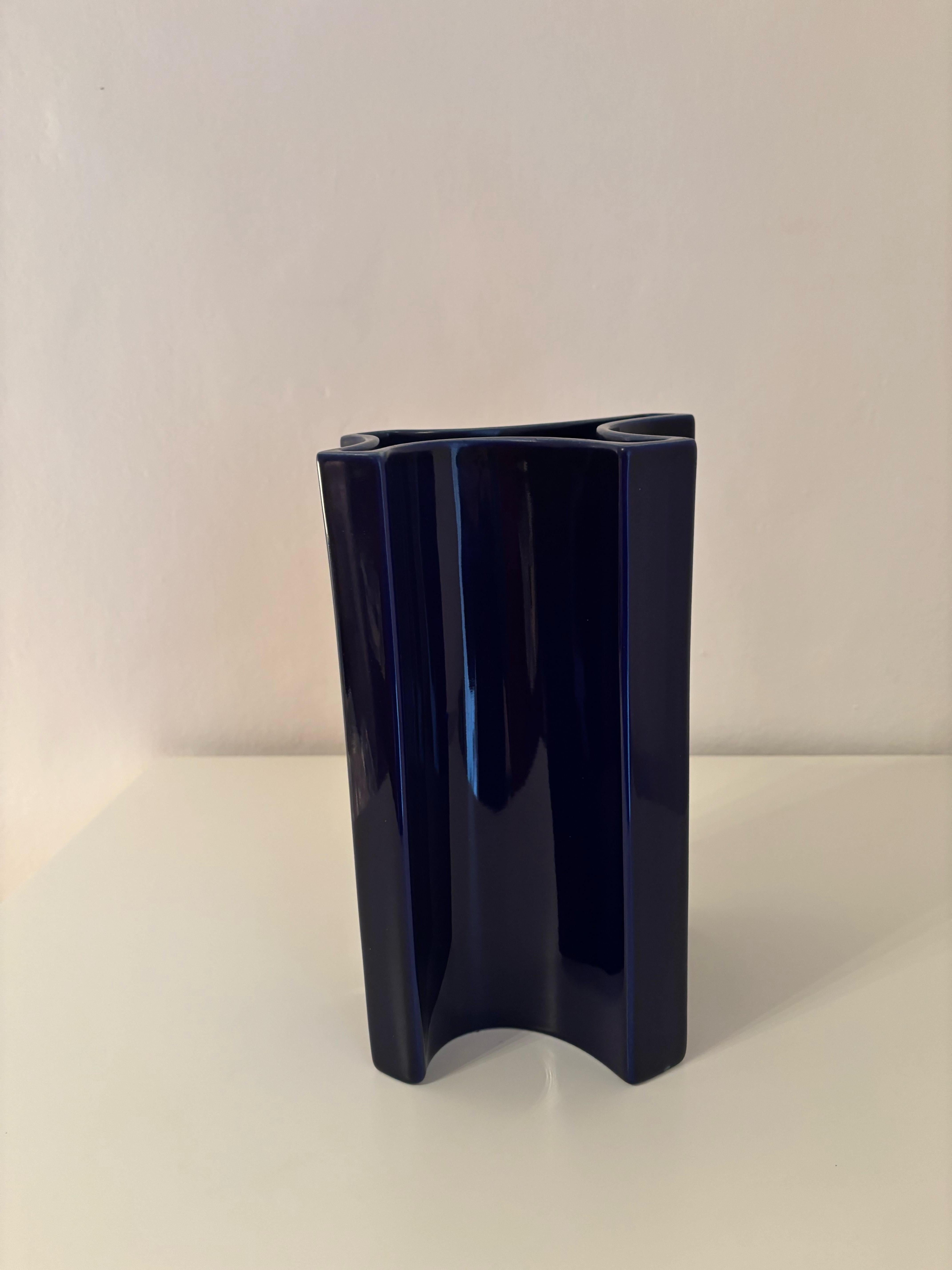 Metà XX secolo Vaso in ceramica di metà secolo di Angelo Mangiarotti per Fratelli Brambillaambi in vendita