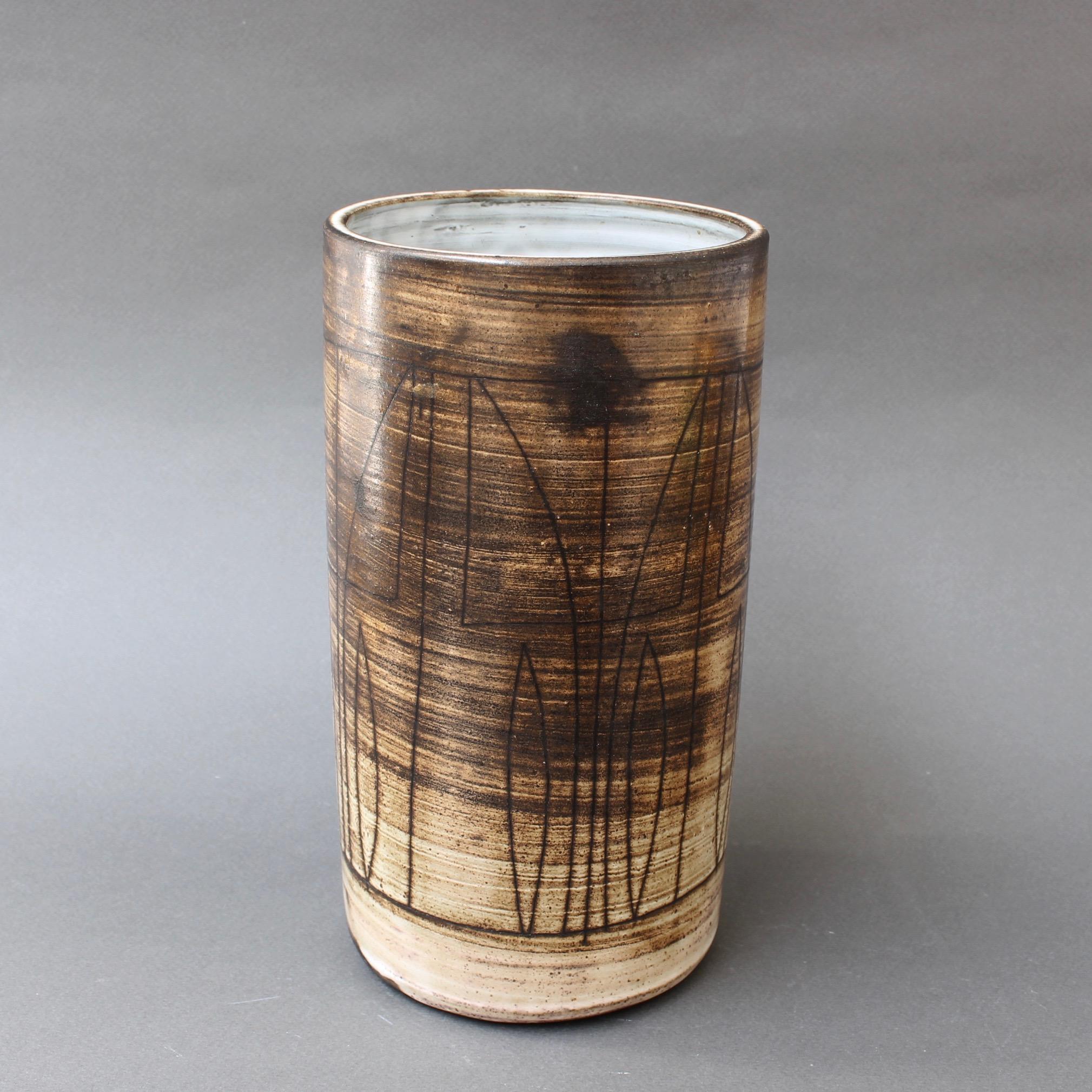 Metà XX secolo Vaso in ceramica del Medioevo di Jacques Pouchain, Atelier A Dieulefit, circa 1960 in vendita