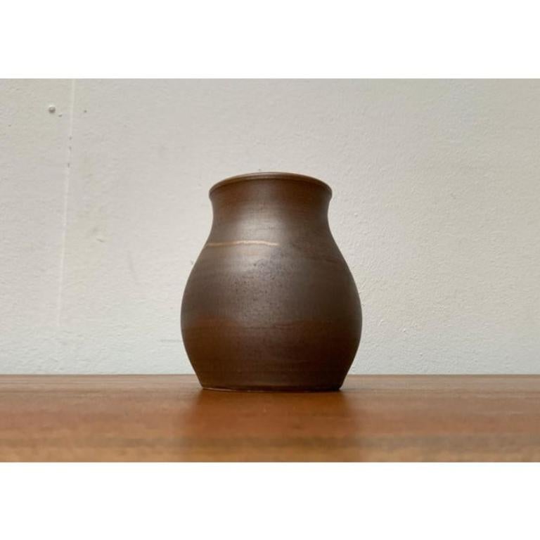 Vaso in ceramica di metà secolo firmato H. H., anni '60 in vendita 5
