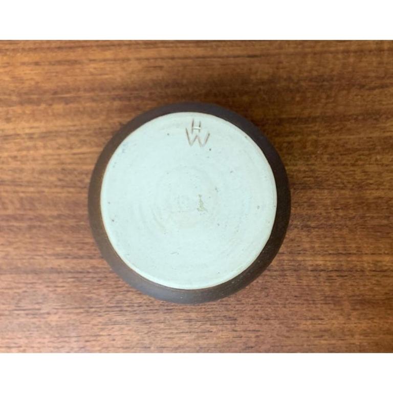 Vaso in ceramica di metà secolo firmato H. H., anni '60 in vendita 2