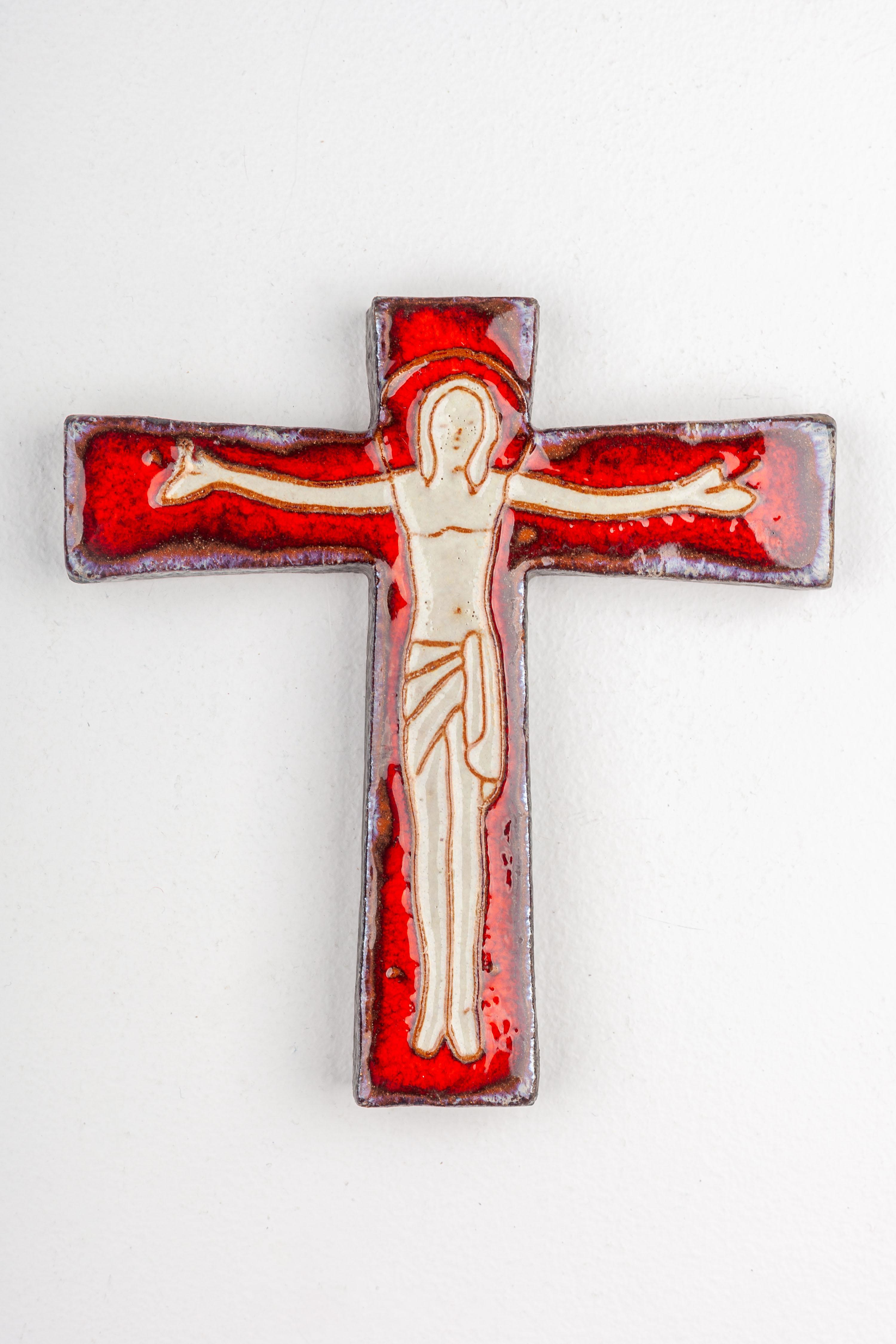 Mid Century Ceramic Wall Cross, Red & Beige, Hand Made Studio Pottery, Europe For Sale 5
