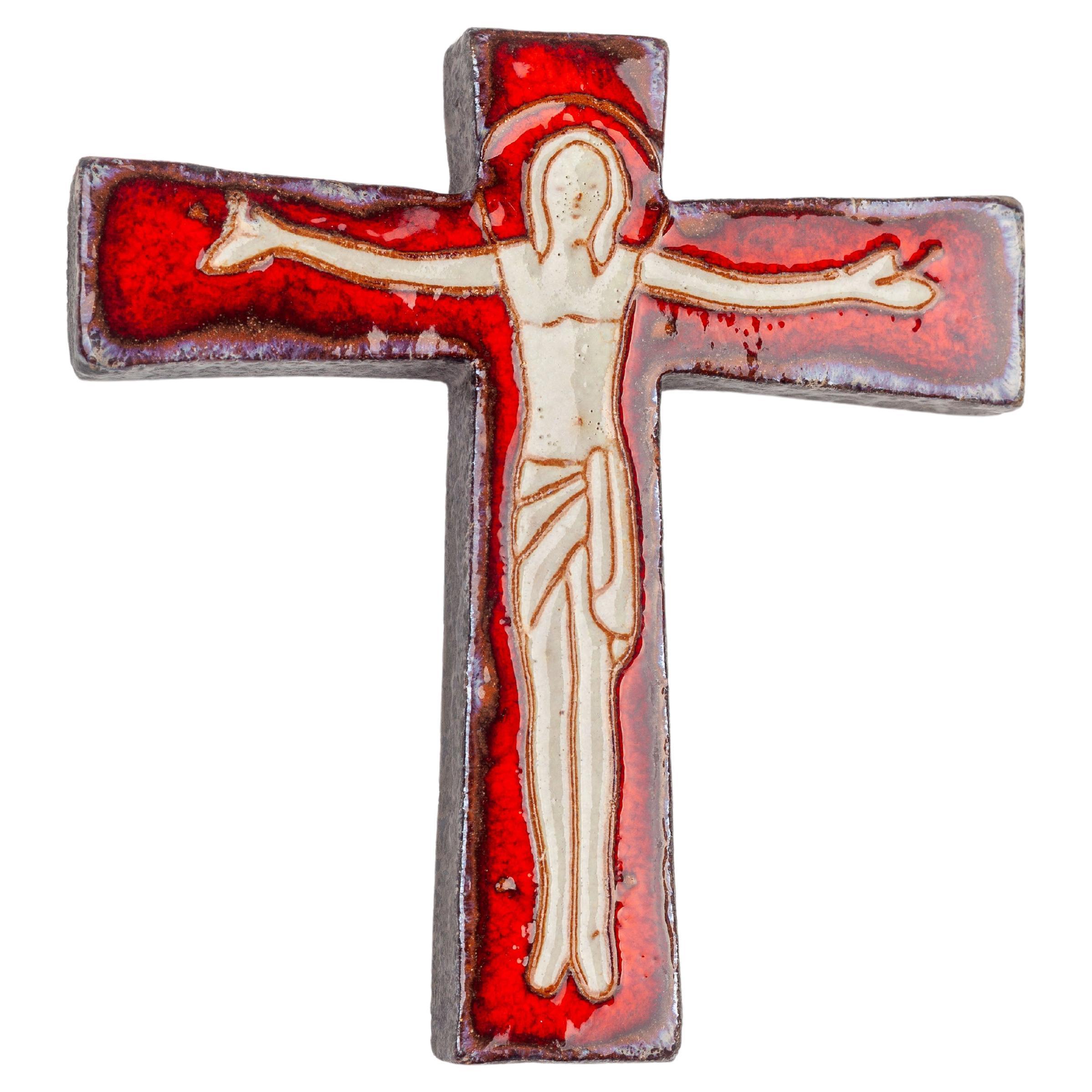 Croix murale en céramique du milieu du siècle, Rouge et Beige, Poterie Studio Hand Made, Europe