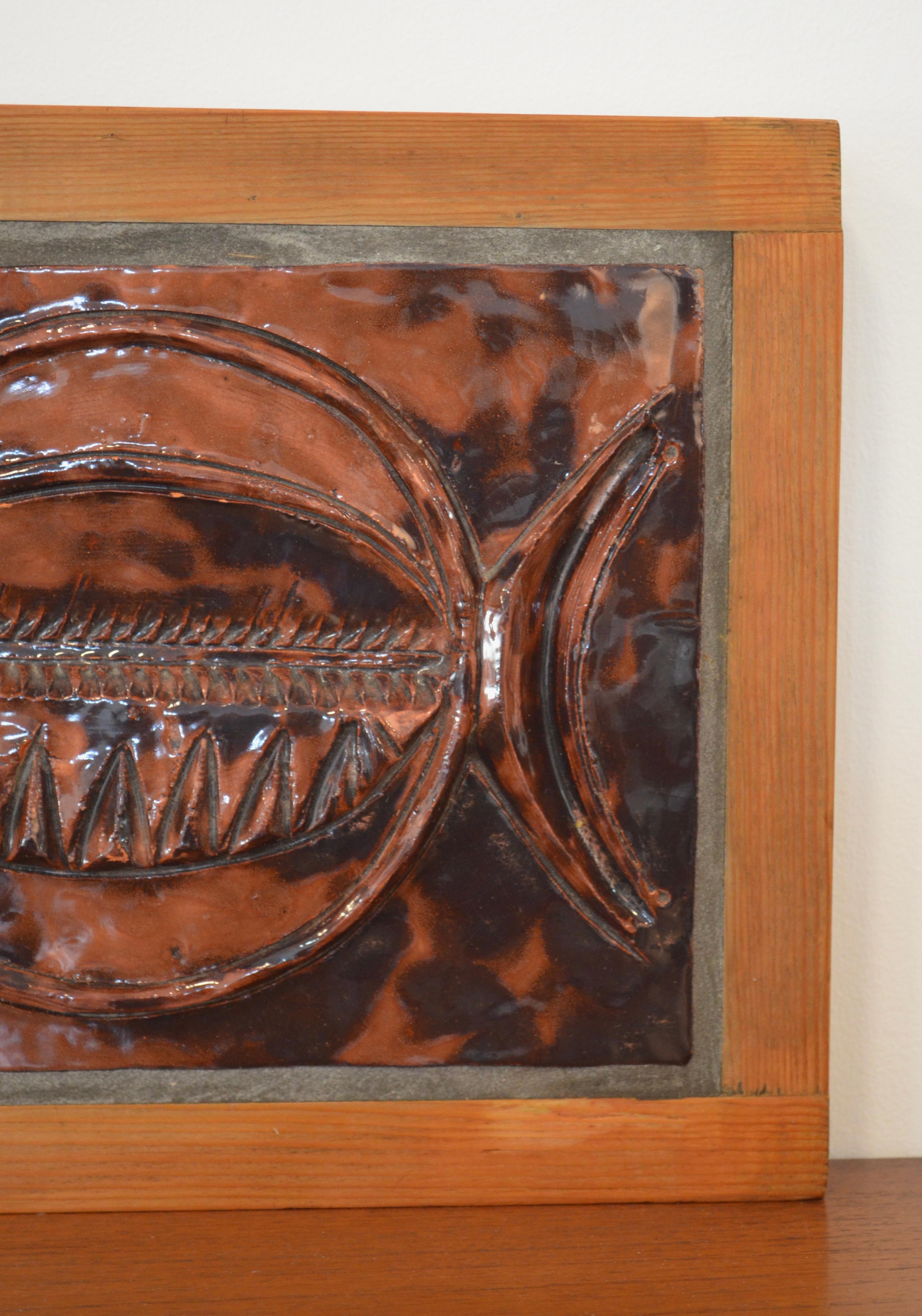 Sculpture murale en céramique du milieu du siècle avec motif de poisson, années 1950 Bon état - En vente à Marinha Grande, PT