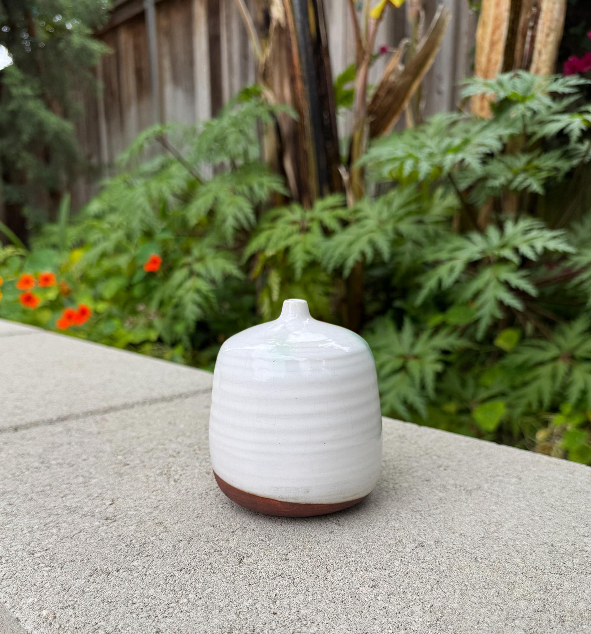 Vaso per erbacce in ceramica di metà secolo, Giappone, 20° secolo. 