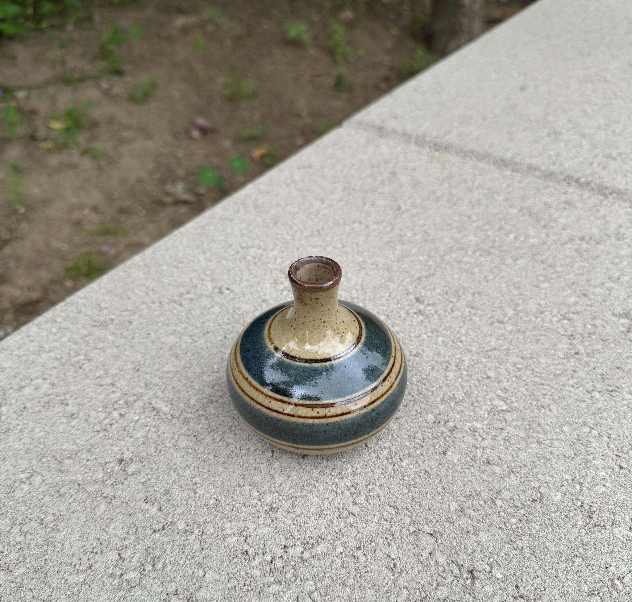 Japonais Pot à herbes en céramique du milieu du siècle, Japon, 20e siècle en vente