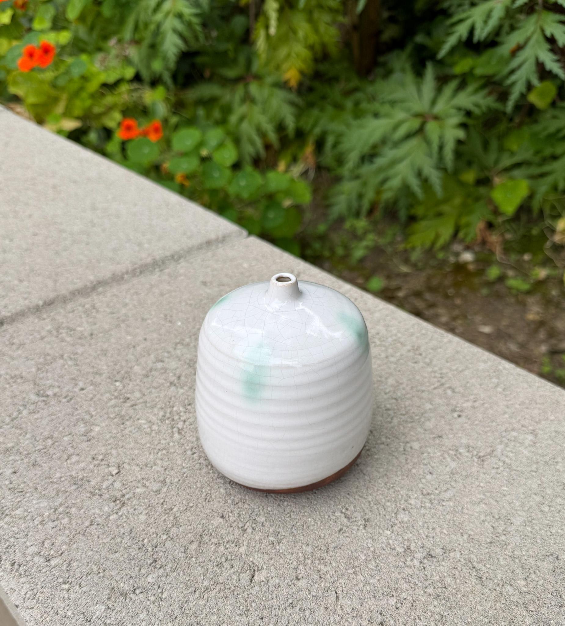 Vaso per erbacce in ceramica di metà secolo, Giappone, 20° secolo In condizioni buone in vendita a San Juan Capistrano, CA
