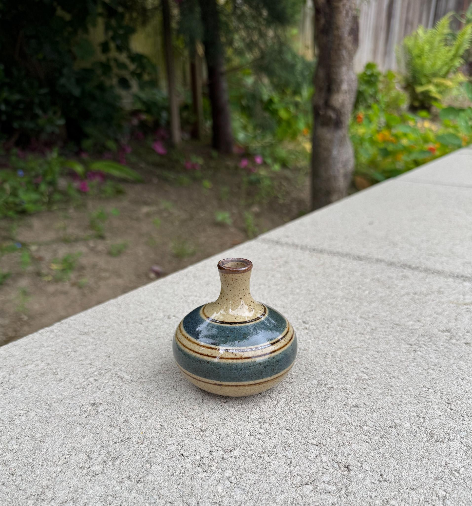 20ième siècle Pot à herbes en céramique du milieu du siècle, Japon, 20e siècle en vente