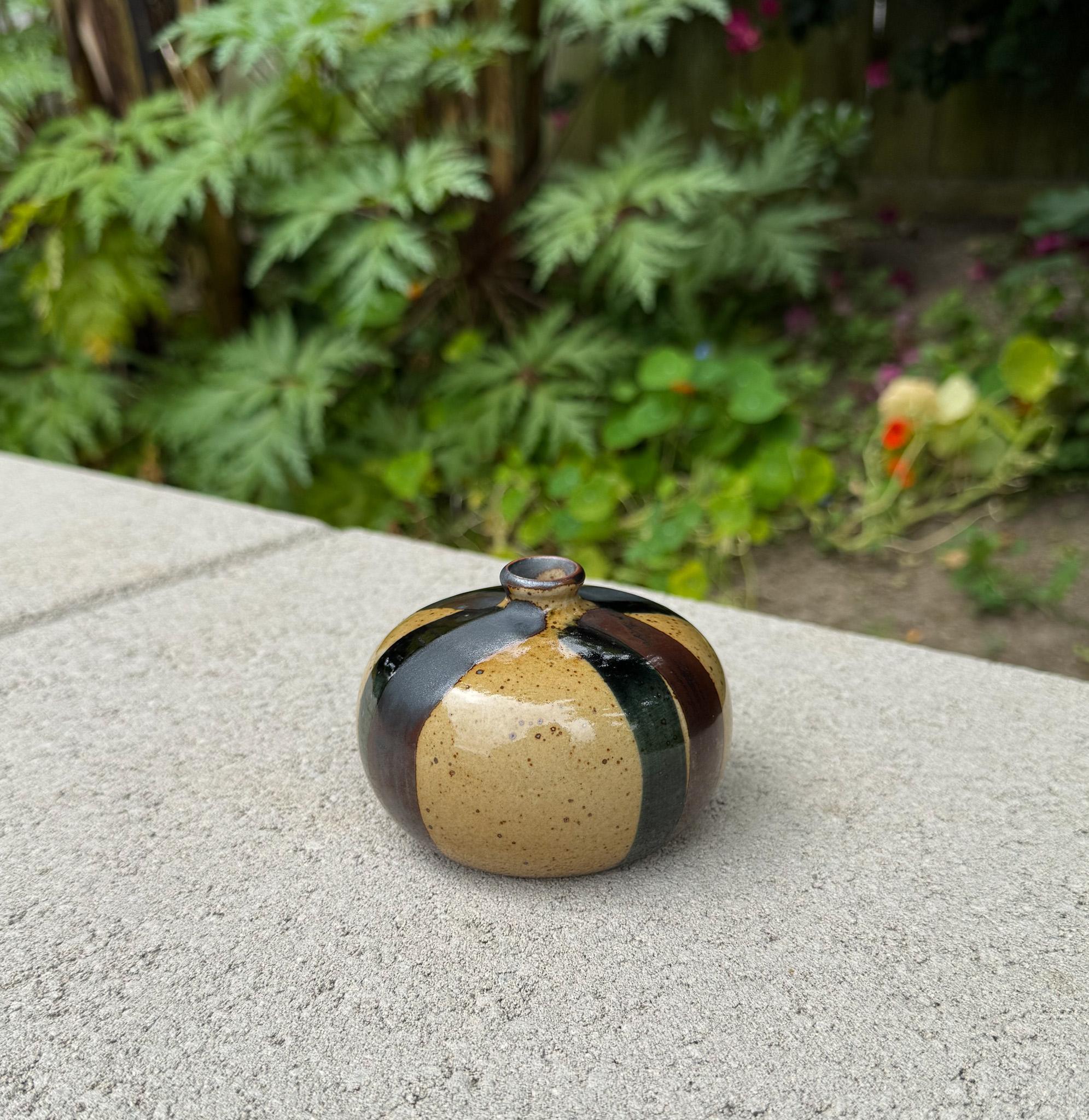 Pot à herbes en céramique du milieu du siècle, Japon, 20e siècle en vente 1