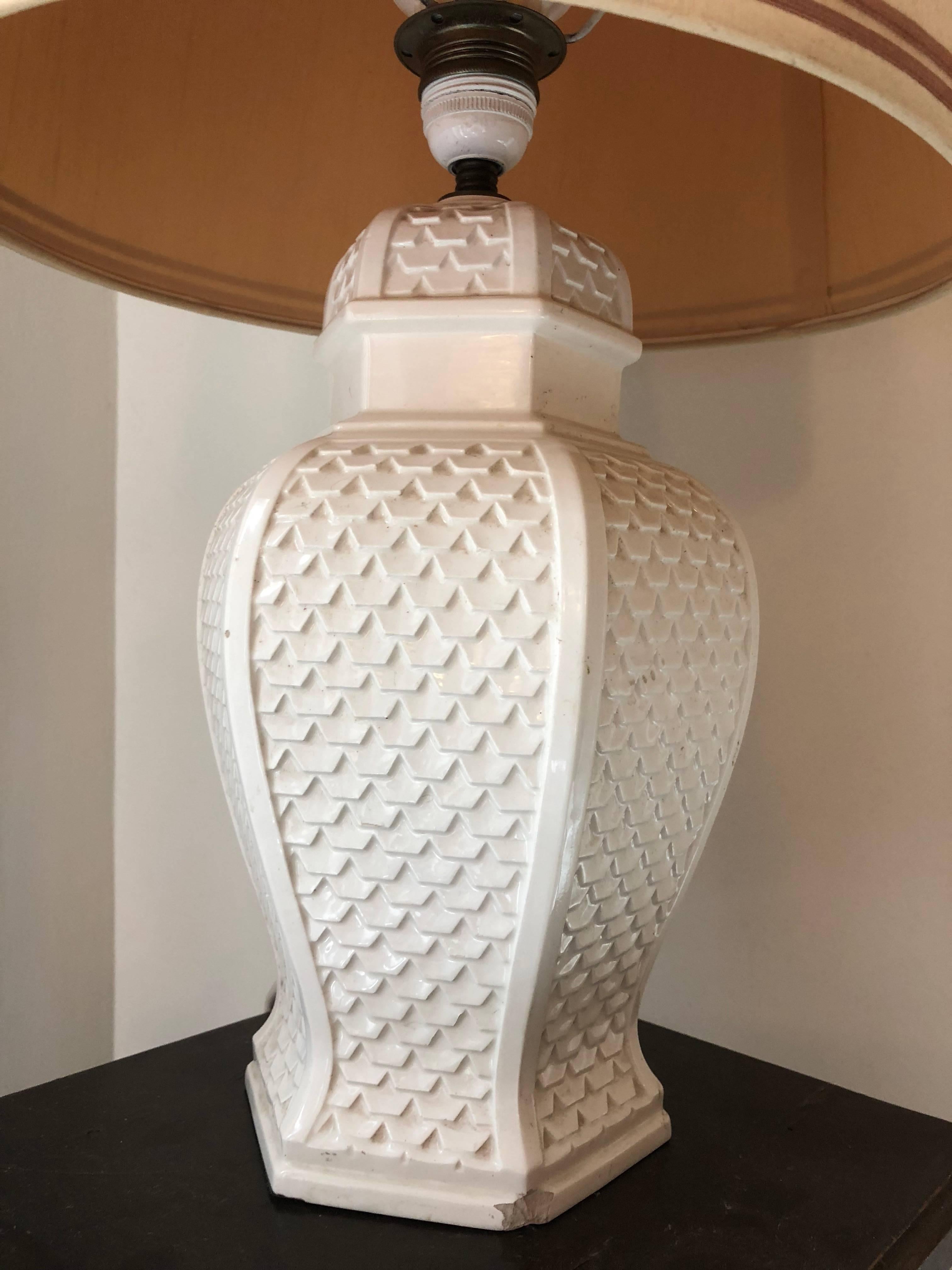 Mid-Century Modern Ceramic White / Beige Lamp, Italy In Good Condition In Sofia, BG