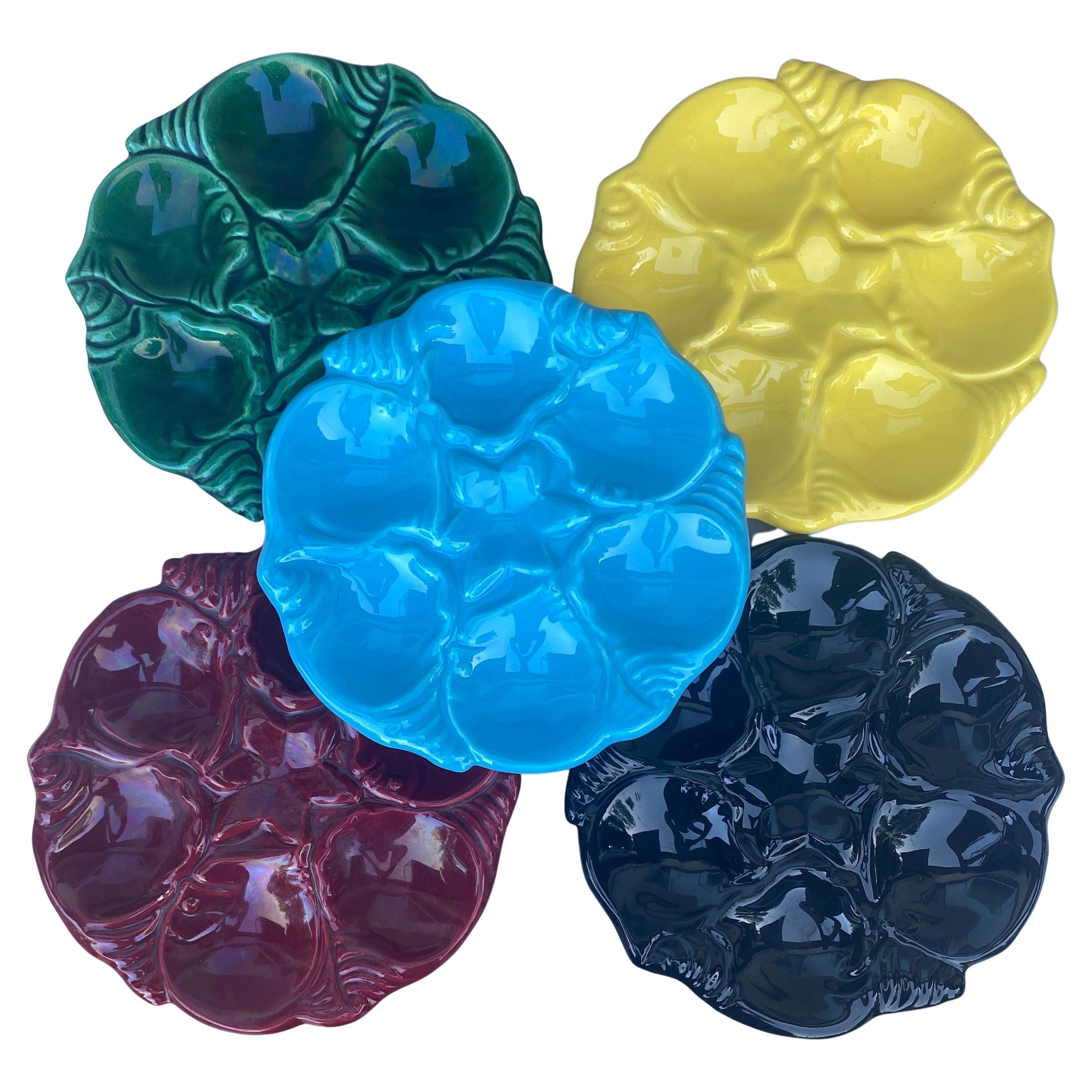 Keramischer Austernteller Vallauris um 1950.
Alle verschiedenen Farben, Platten werden separat verkauft und Farben müssen gewählt werden.
9 Farben verfügbar.
rosa,marineblau,gelb,orange,grün,lila,schwarz,aqua,rot.
