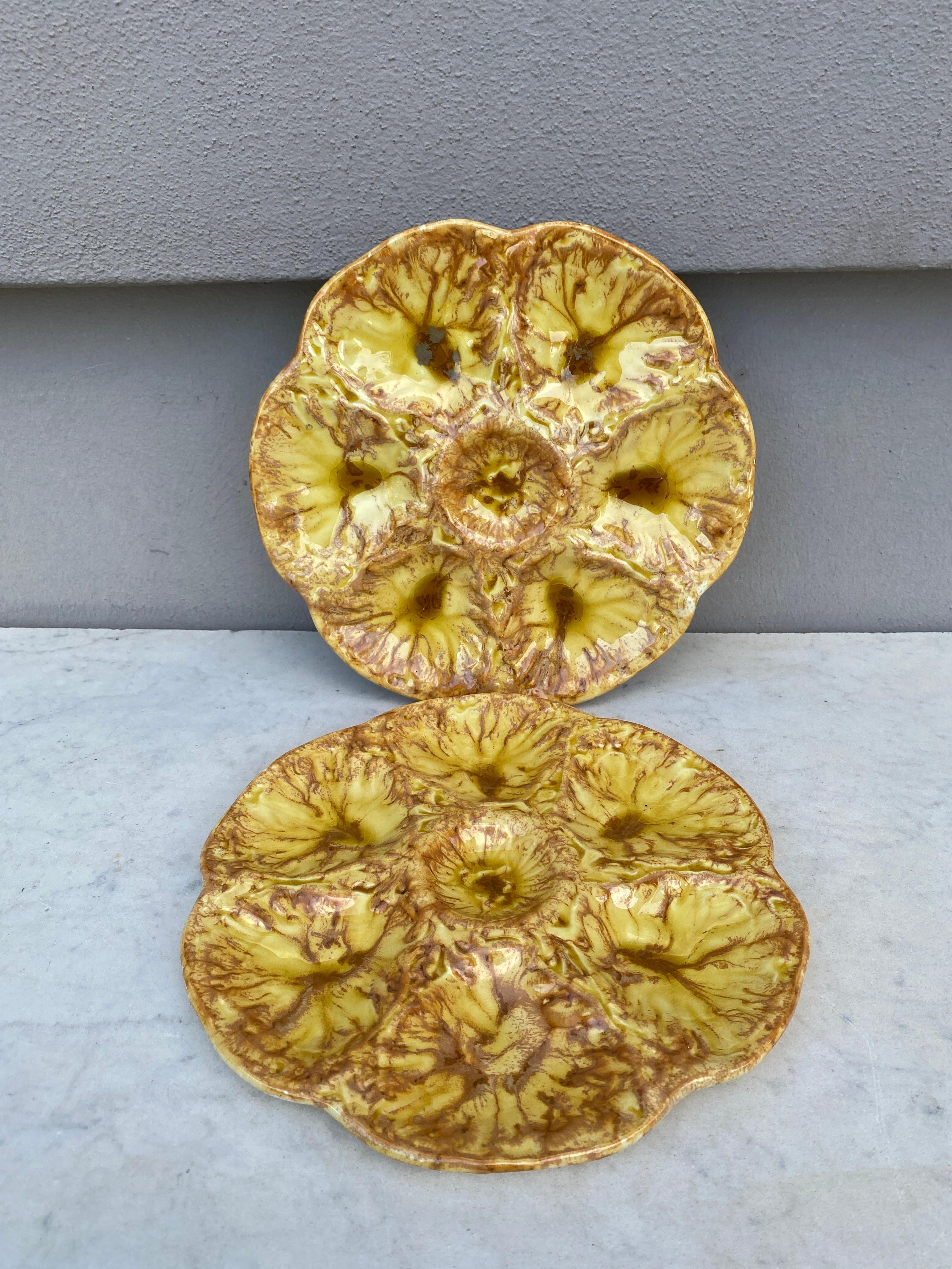 French Mid-Century Majolica Yellow Oyster Plate Vallauris For Sale
