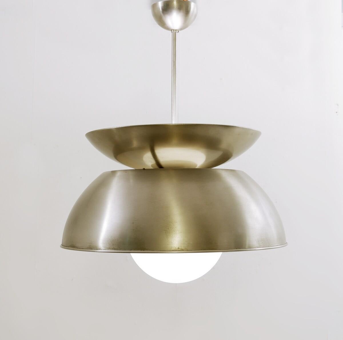Mid-Century moderno Lampada a sospensione 'Cetra' di metà secolo di Vico Magistretti per Artemide, anni '60 in vendita