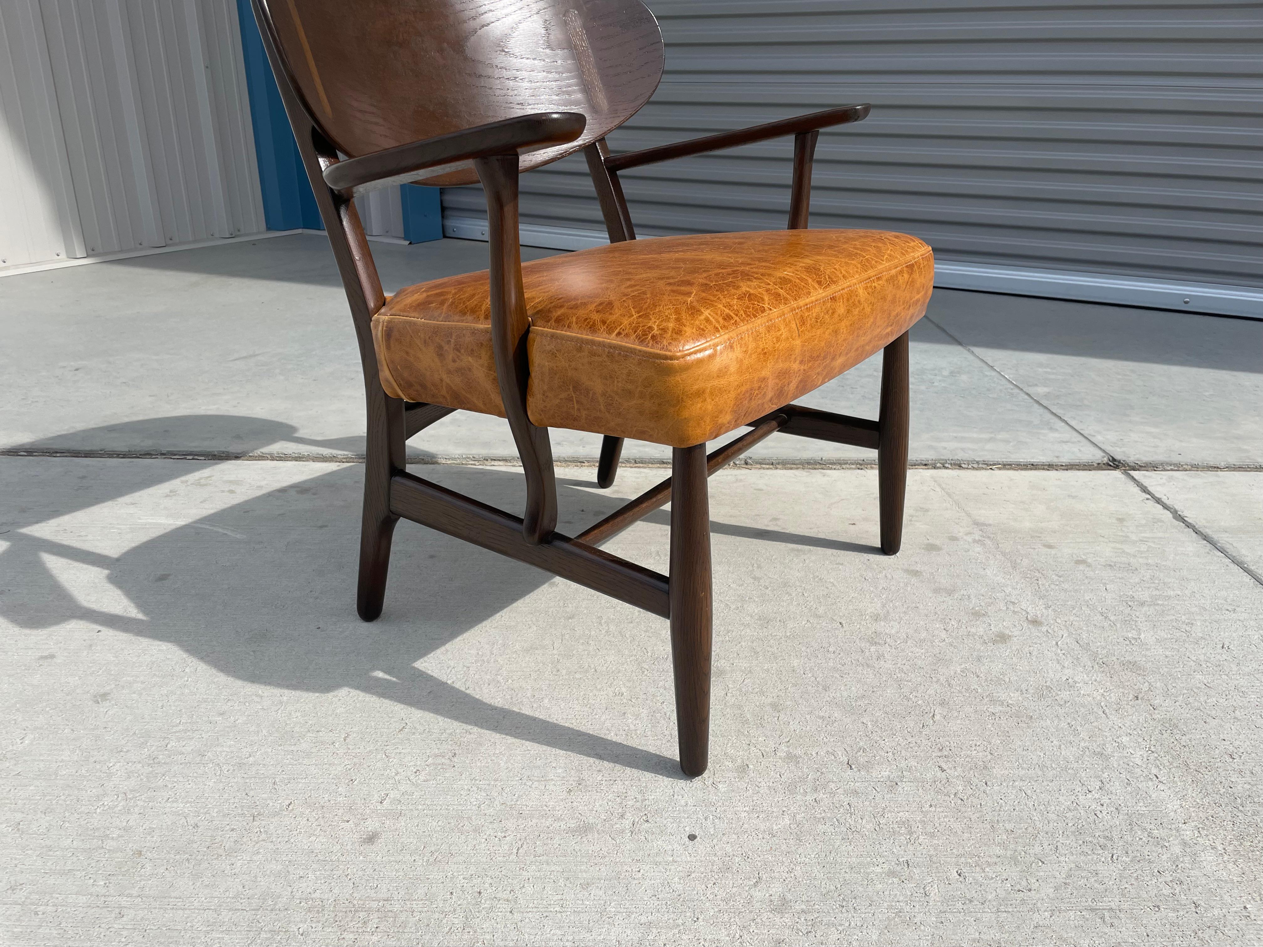 Midcentury Ch-22 Lounge Chair by Hans Wegner for Carl Hansen In Good Condition For Sale In North Hollywood, CA