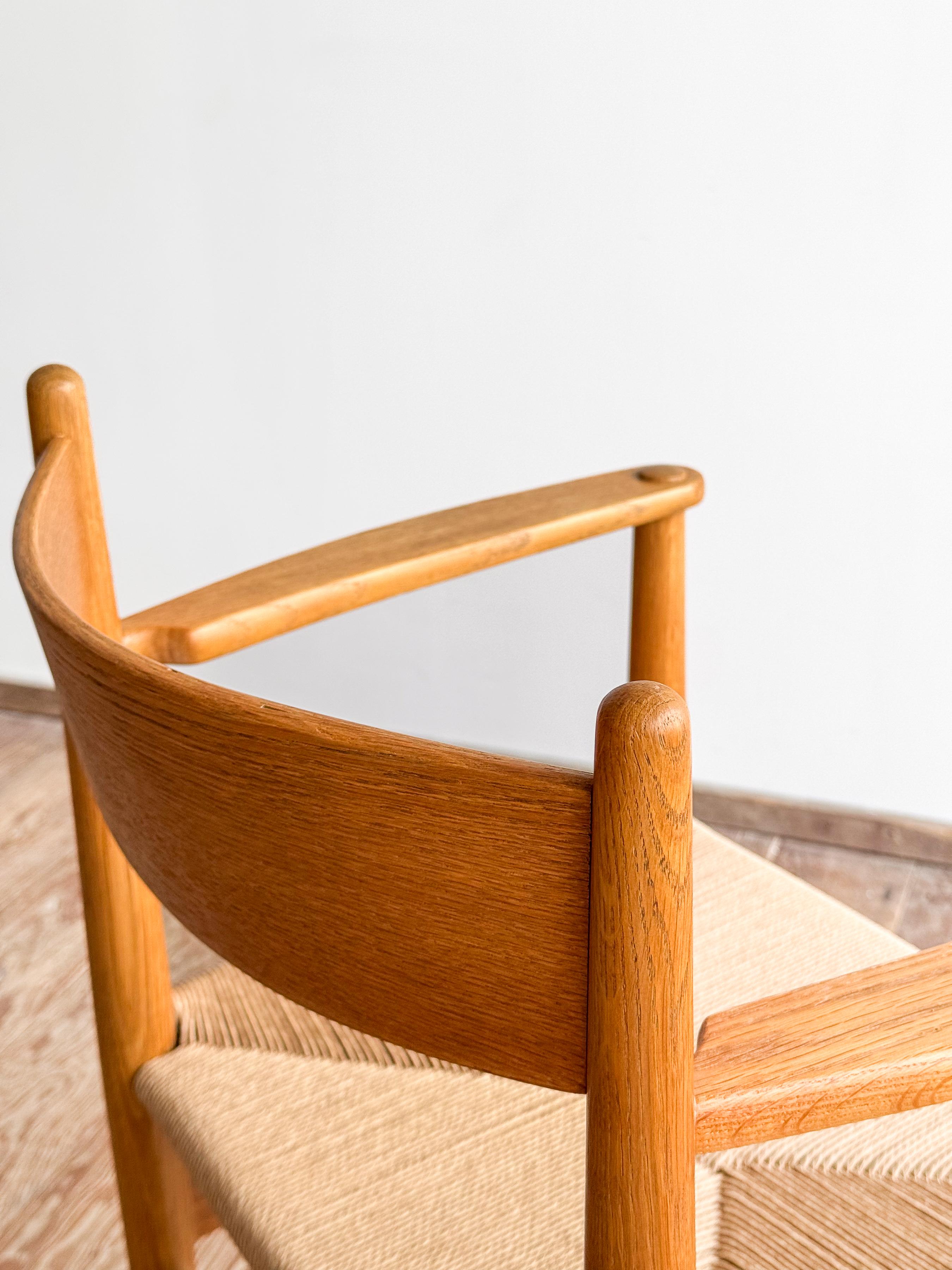 Mid Century CH37Armrest Dining Chair by Hans J. Wegner in Oak with Danish Cord For Sale 6