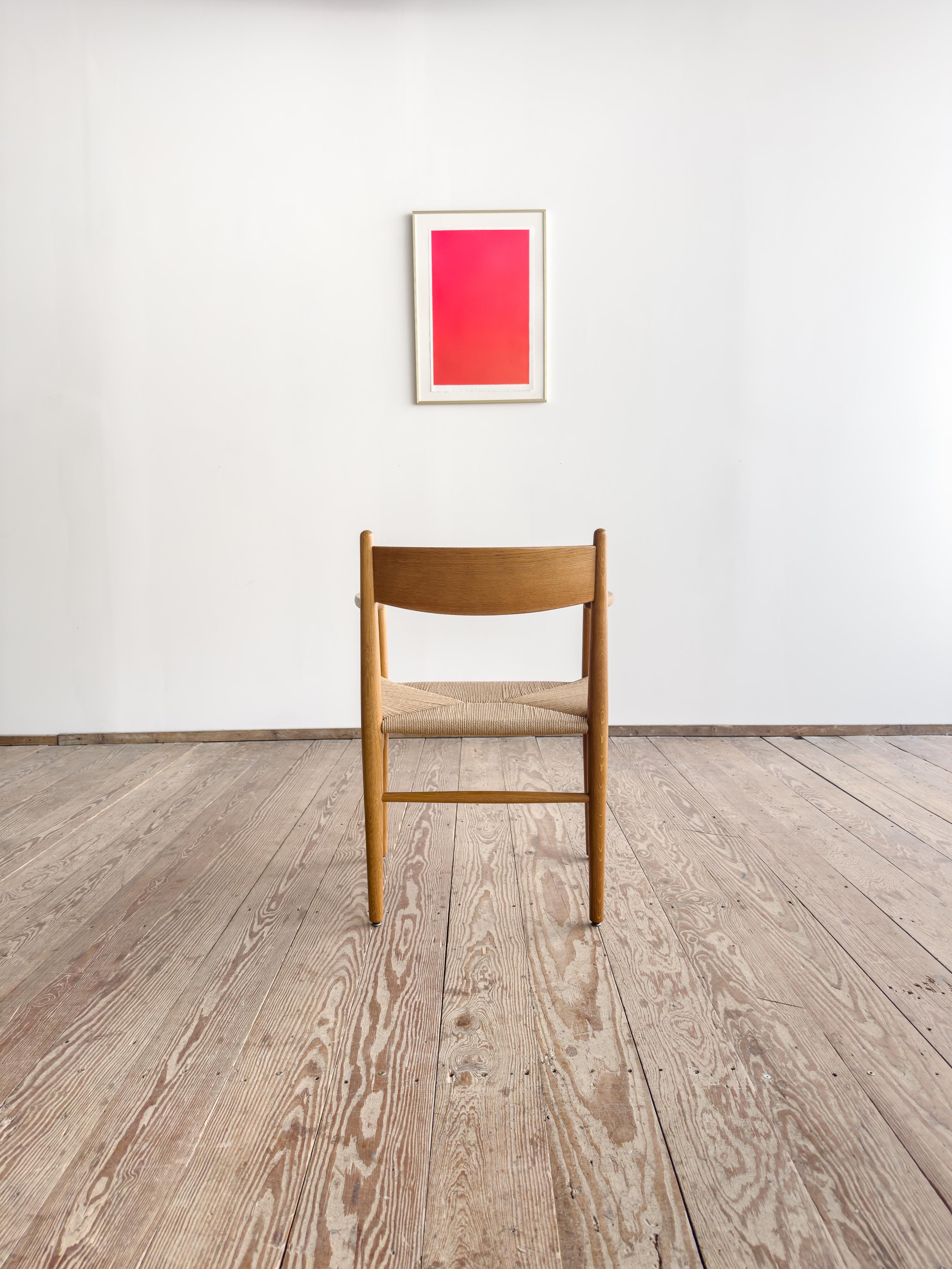 Mid Century CH37Armrest Dining Chair by Hans J. Wegner in Oak with Danish Cord In Good Condition For Sale In München, Bavaria