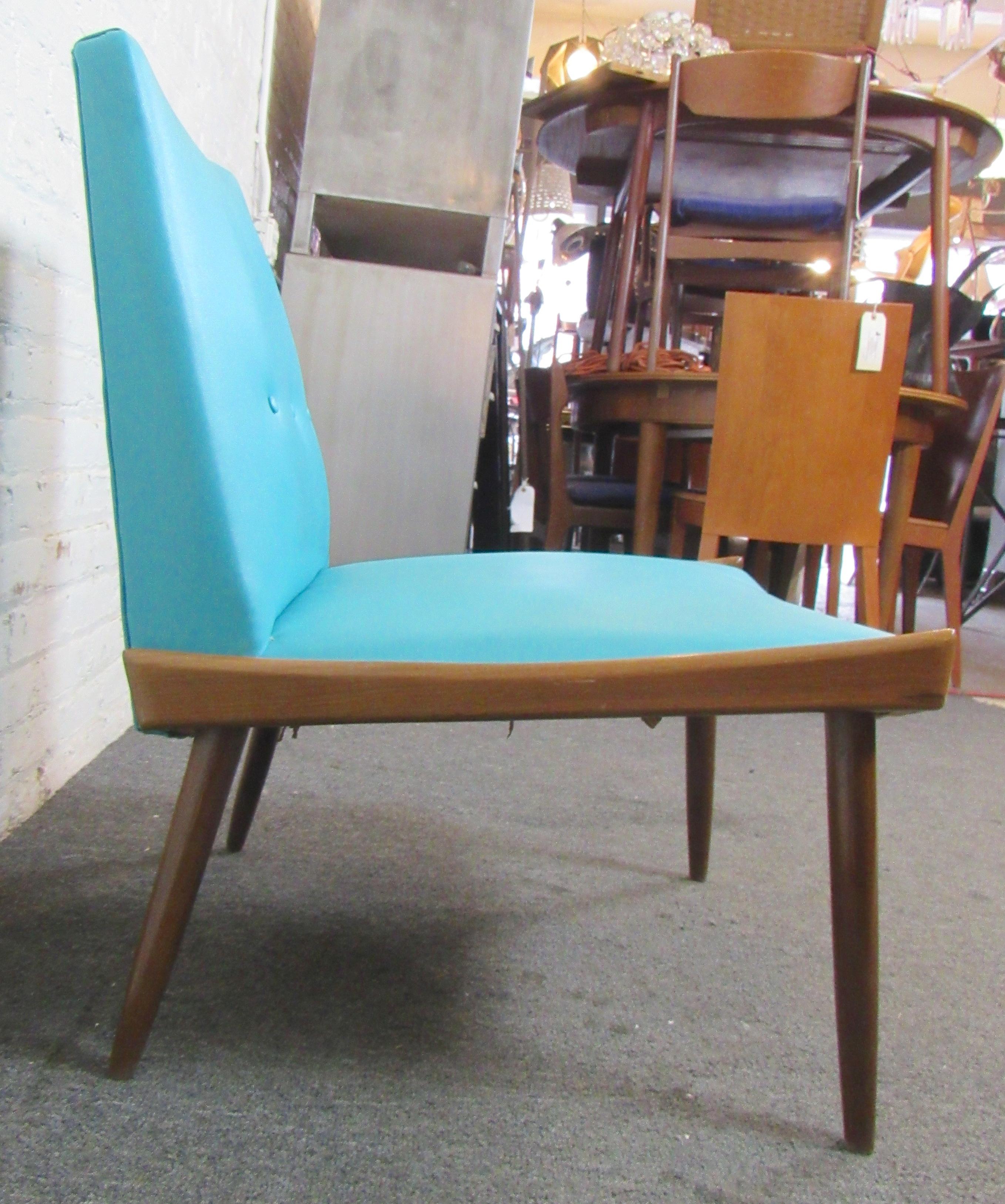 Mid-Century Chair by Baumritter In Good Condition For Sale In Brooklyn, NY