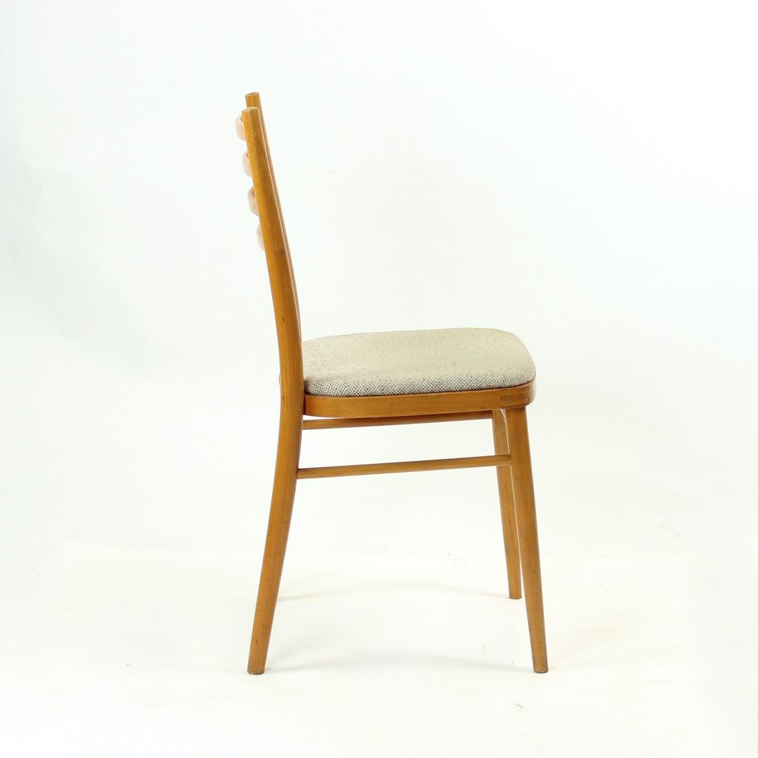 Midcentury Chair in Blond Wood, Czechoslovakia, 1960s In Good Condition For Sale In Zohor, SK