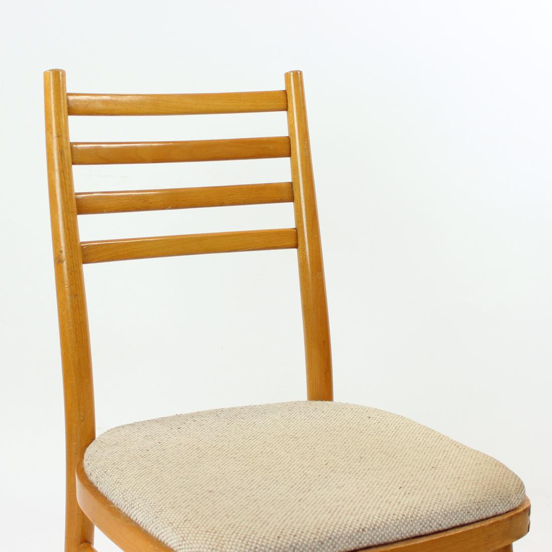 Midcentury Chair in Blond Wood, Czechoslovakia, 1960s For Sale 3