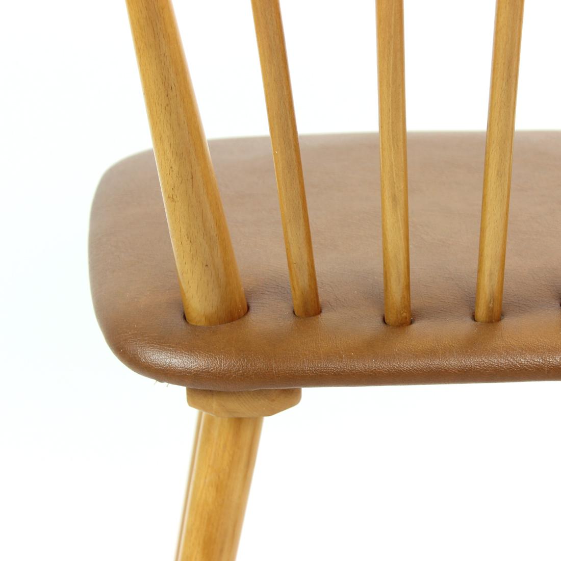 Midcentury Chair in Oak & Leatherette, Czechoslovakia, 1960s For Sale 3