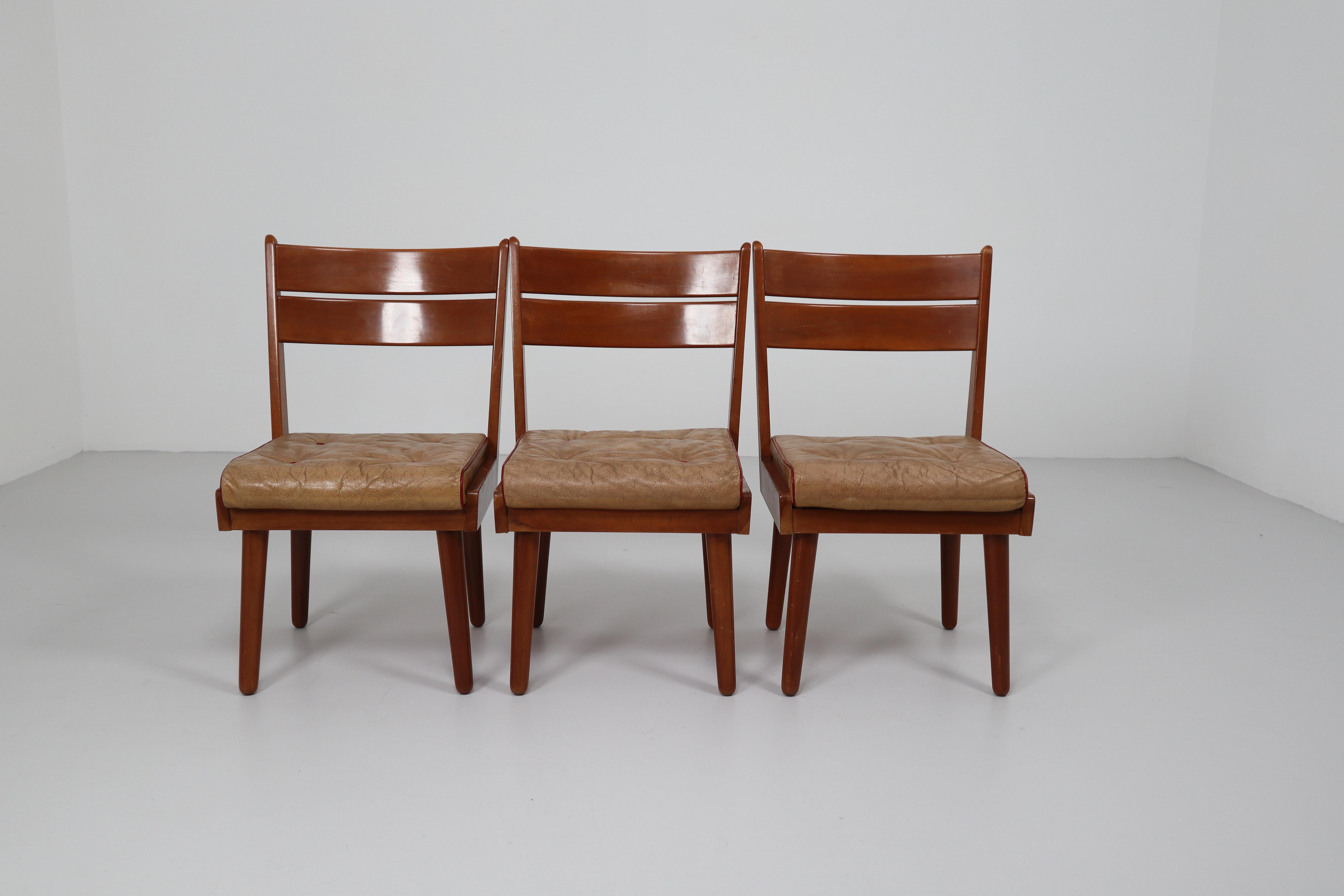 Midcentury Chairs in Walnut and Leather, Austria, 1950s 2